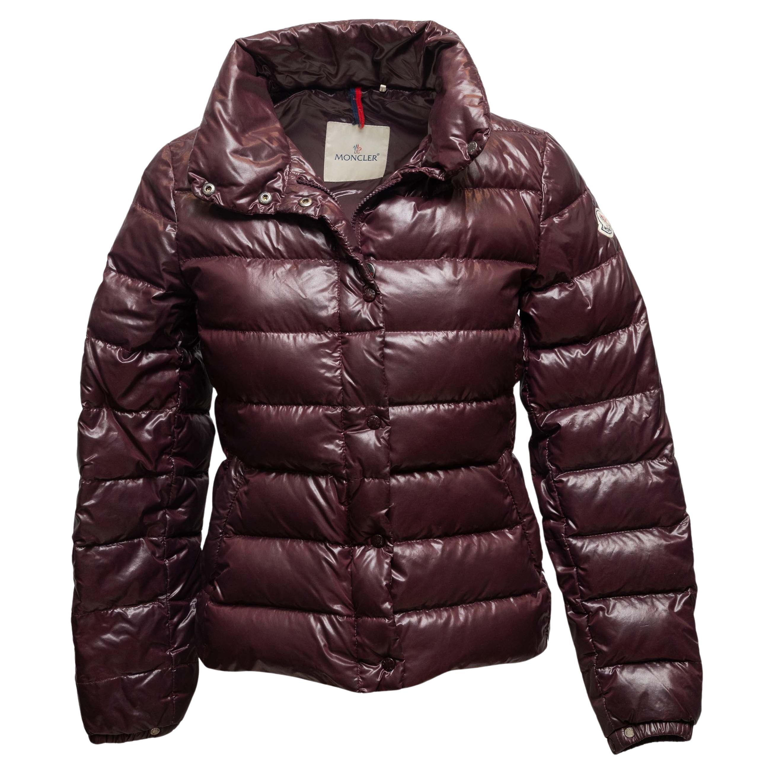 Burgundy Moncler Down Puffer Jacket Designer Size 0 in vendita
