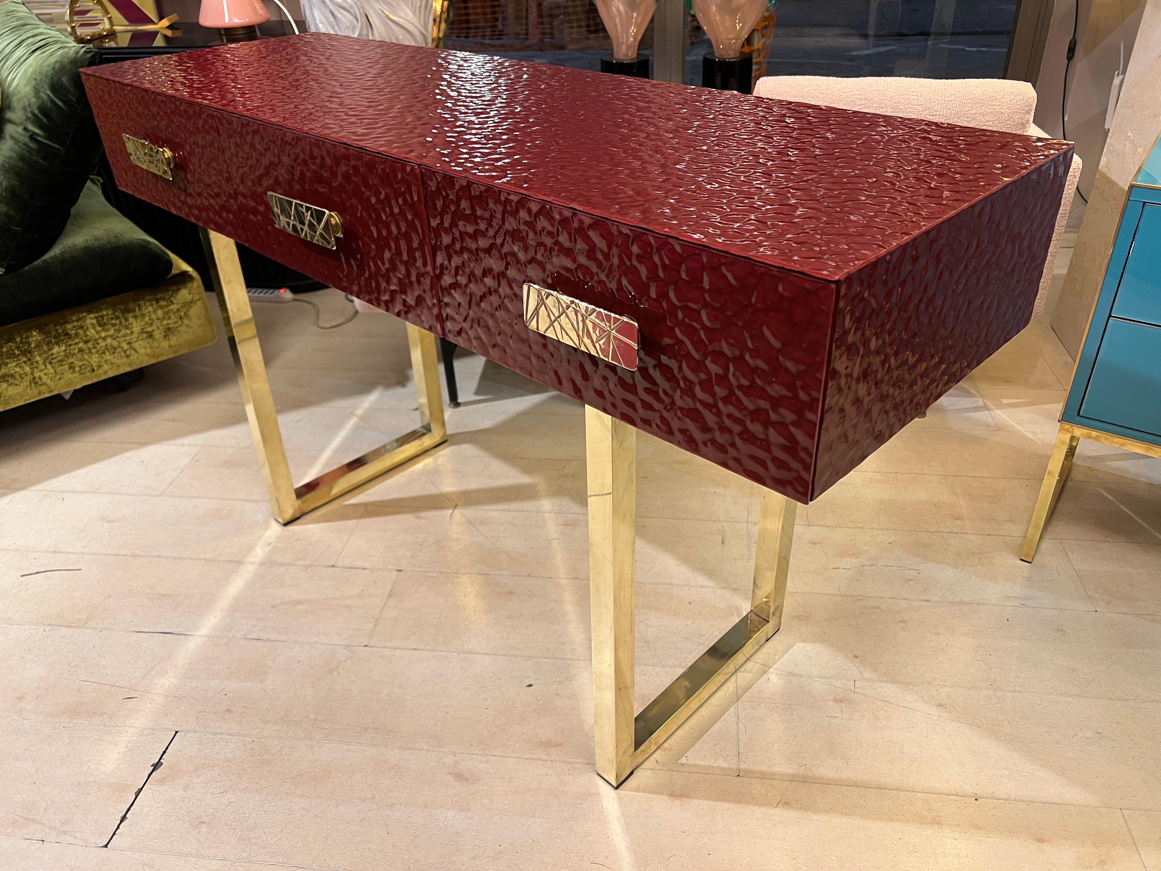Burgundy Murano Ashlar Glass and Brass Console Table with Three Drawers 2000 For Sale 13