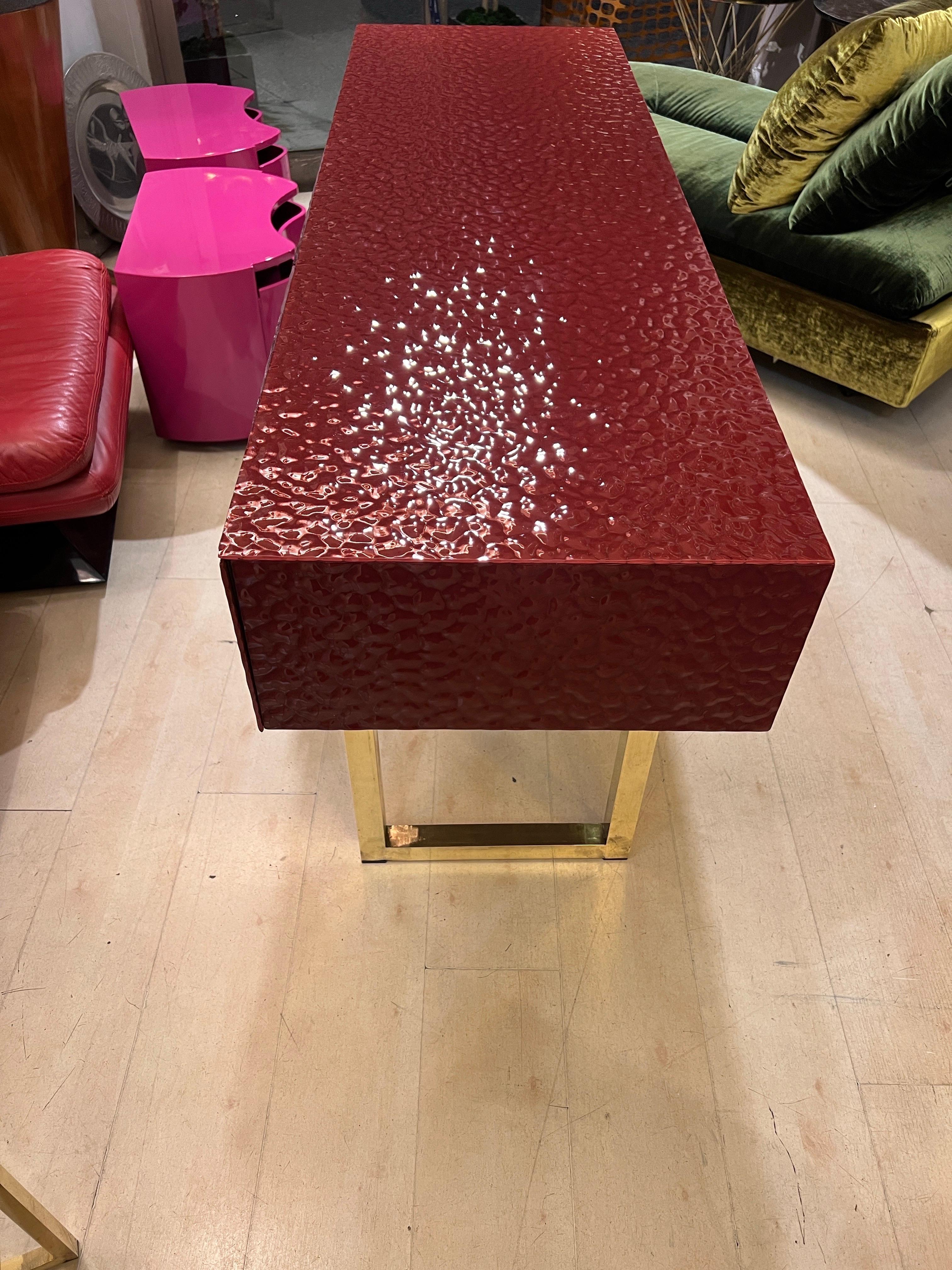 Burgundy Murano Ashlar Glass and Brass Console Table with Three Drawers 2000 For Sale 14