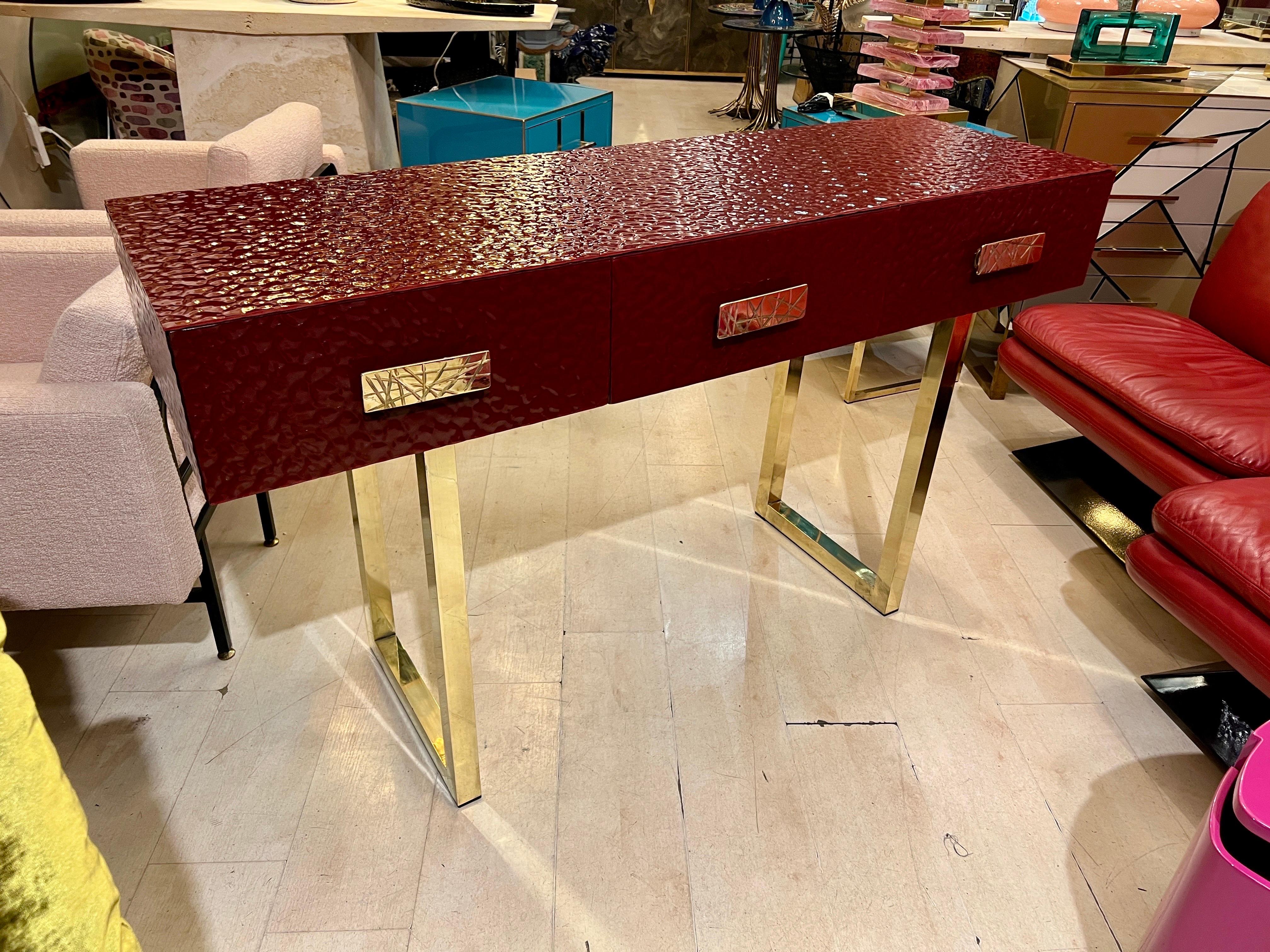 Burgundy Murano Ashlar Glass and Brass Console Table with Three Drawers 2000 For Sale 4