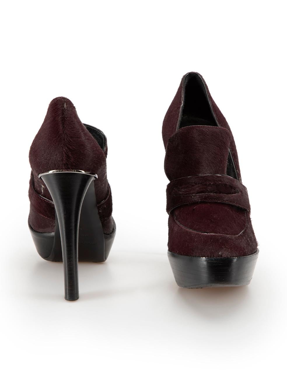 Burgundy Pony Hair Platform Pumps Size IT 36 In Good Condition For Sale In London, GB