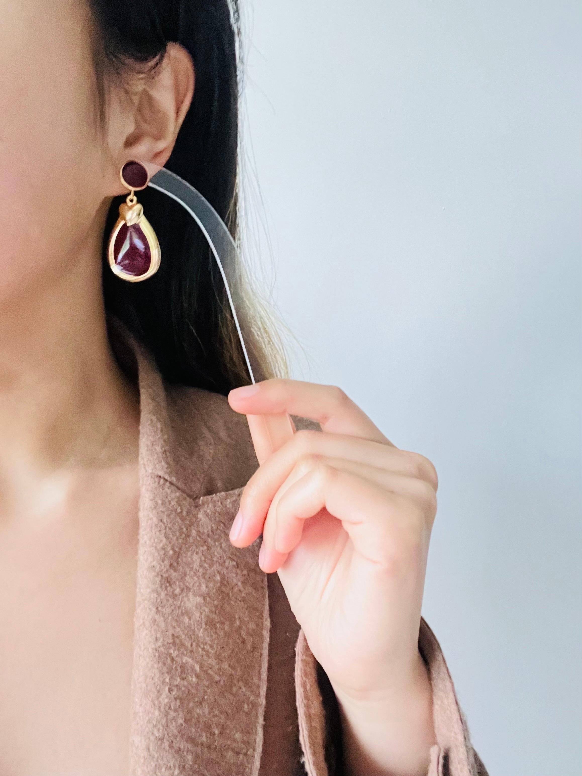 Orecchini a goccia con smalto rosso borgogna con cuore e amore, eleganti e modernisti in vendita 3