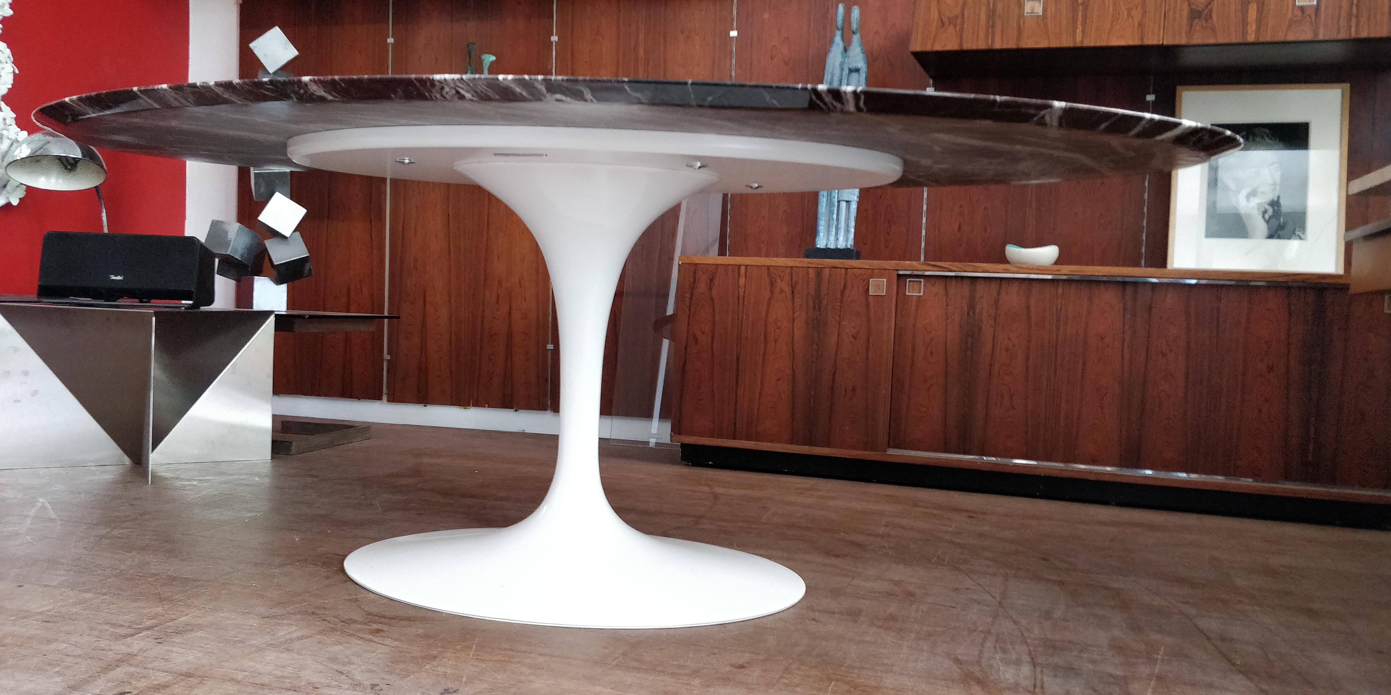 Modern Burgundy Red Marble Oval Dining Table by Eero Saarinen for Knoll Studio