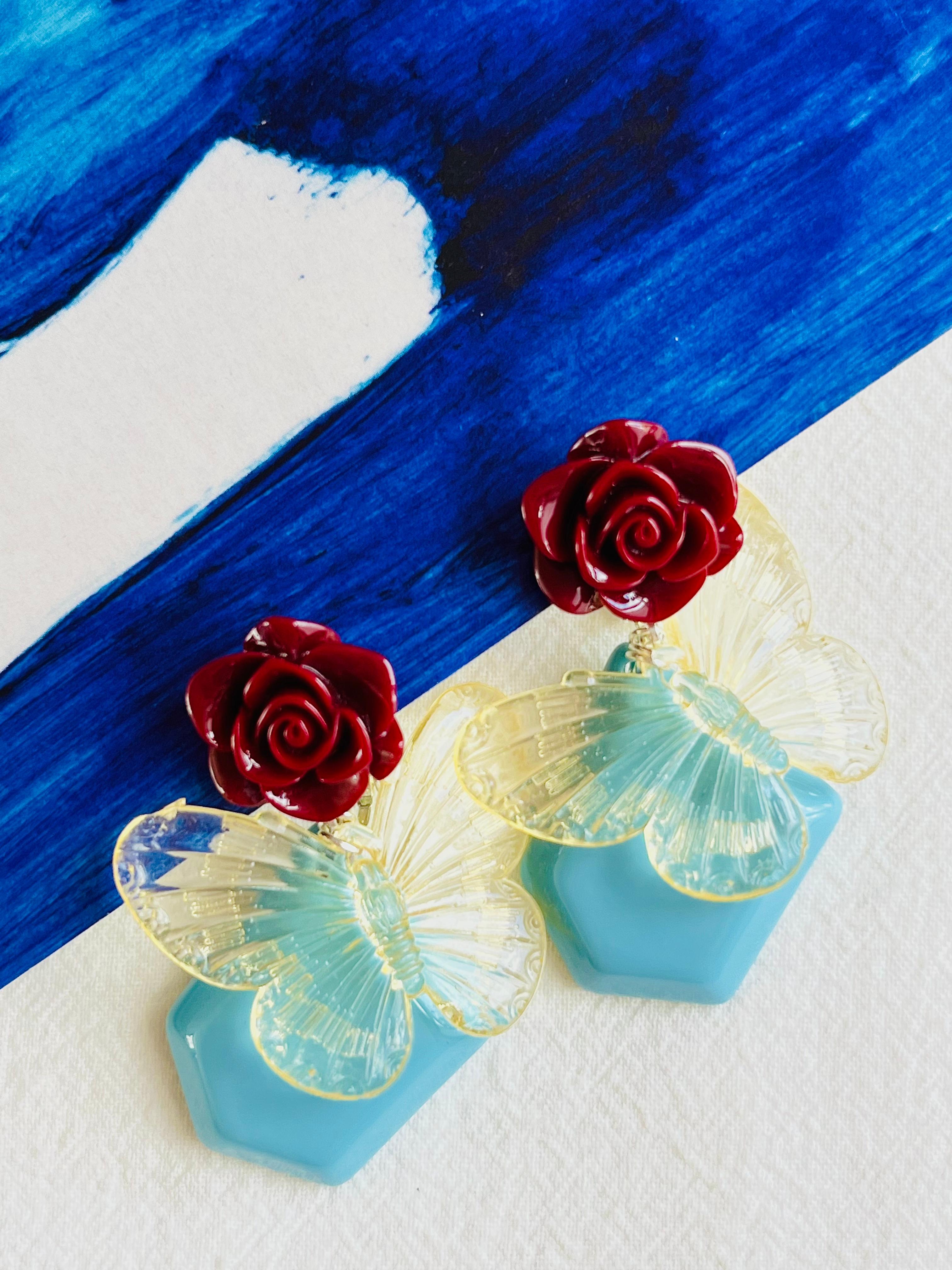 Art Nouveau Ciondolo rosso borgogna rosa blu cielo Farfalla chiara Orecchini a clip eleganti in vendita