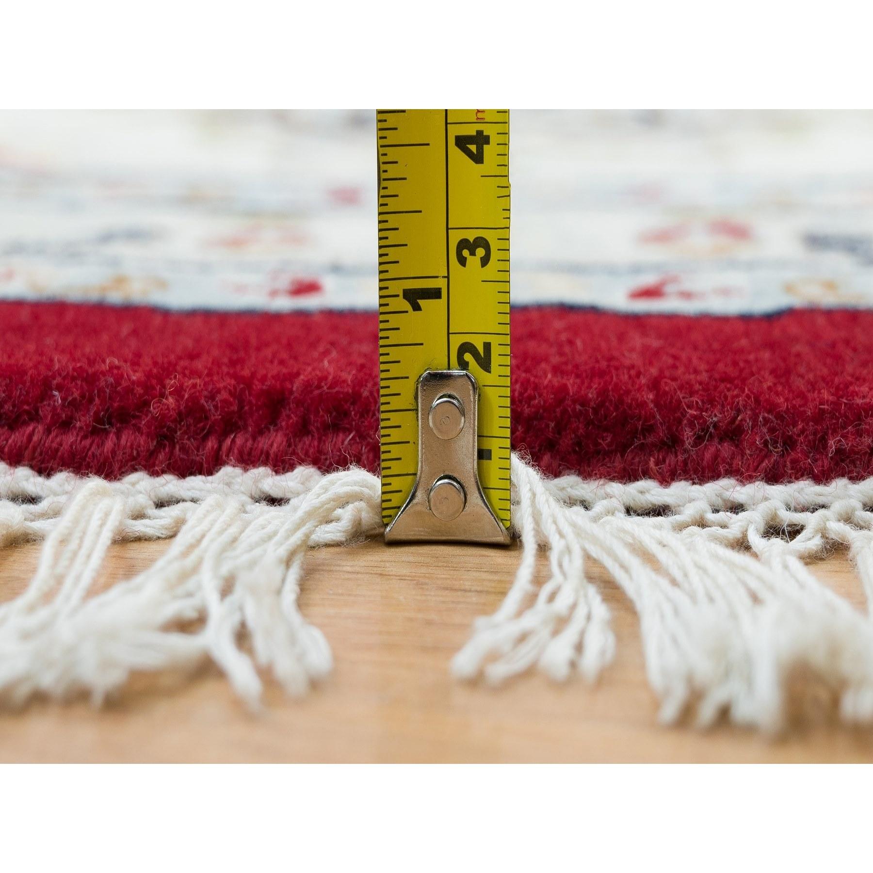 Handgeknüpfter runder Teppich in Burgunderrot aus weicher Wolle in Nain-Design 250 KPSI 9'8