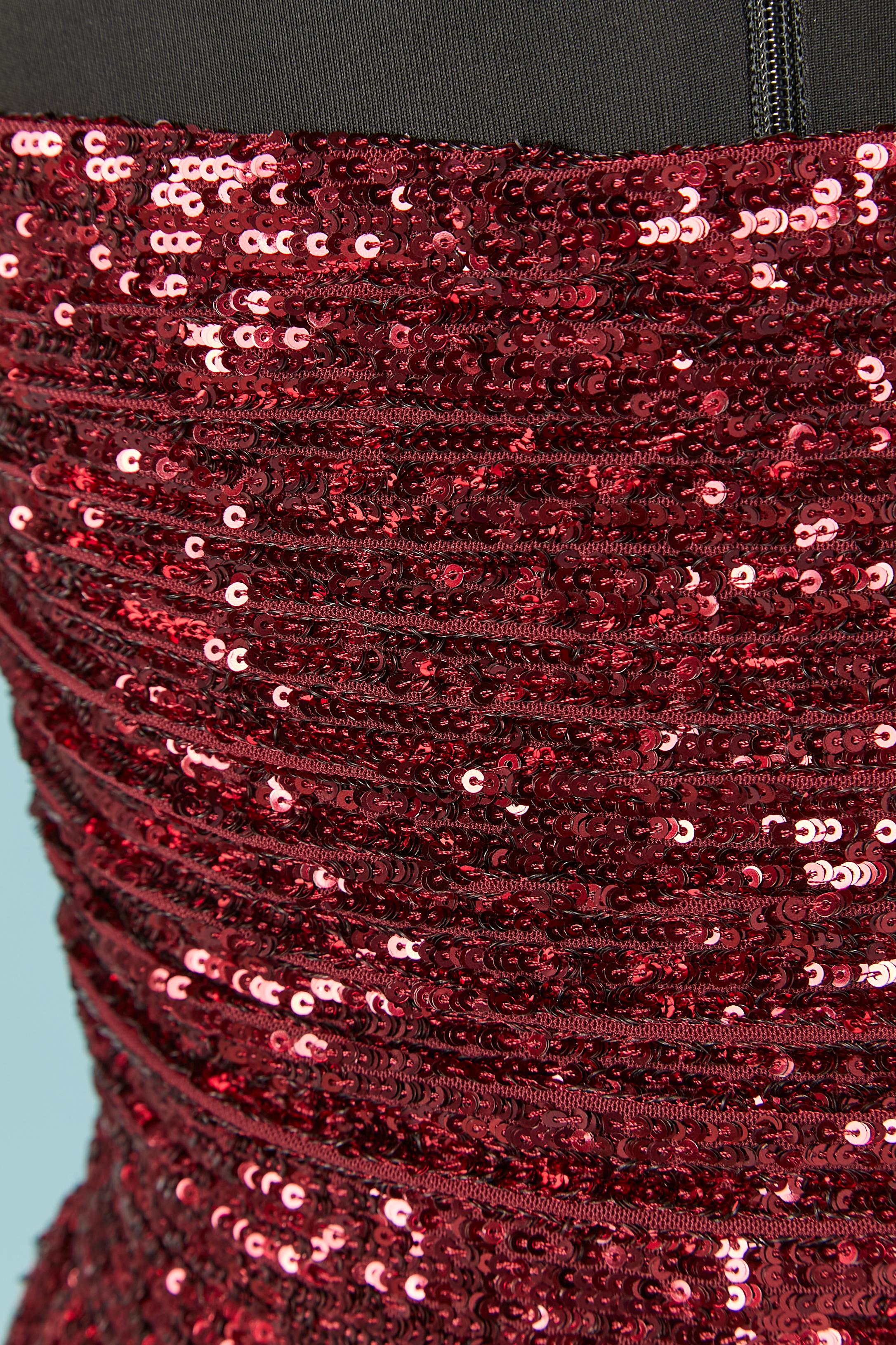 Vestido de cóctel de lentejuelas burdeos SAINT LAURENT  Nuevo en venta 2