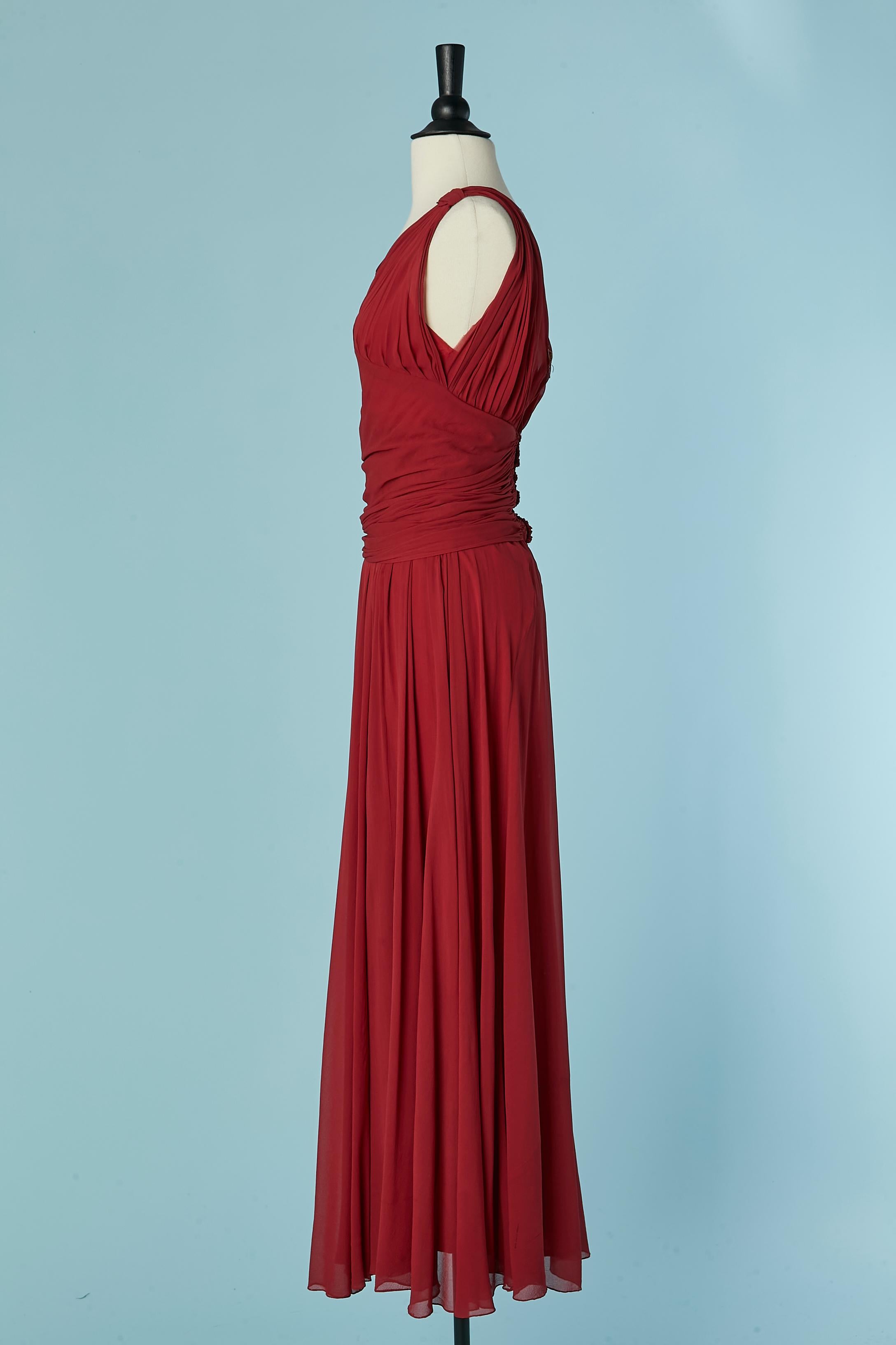 Burgunderfarbenes, drapiertes Abendkleid aus Seidenchiffon CIRCA 1930 im Zustand „Hervorragend“ im Angebot in Saint-Ouen-Sur-Seine, FR