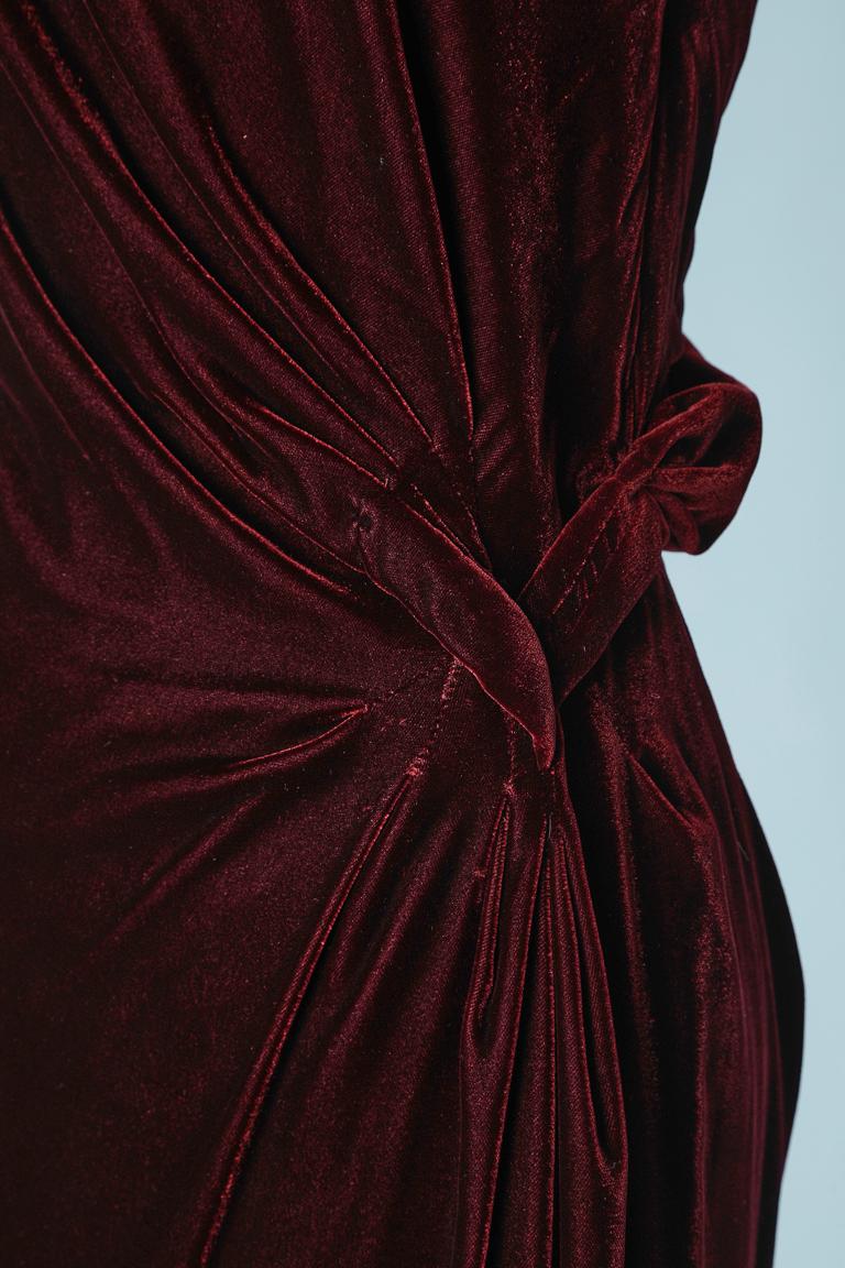 Burgundy Silk velvet asymmetrical evening dress Thierry Mugler Circa 1980's  In Excellent Condition In Saint-Ouen-Sur-Seine, FR
