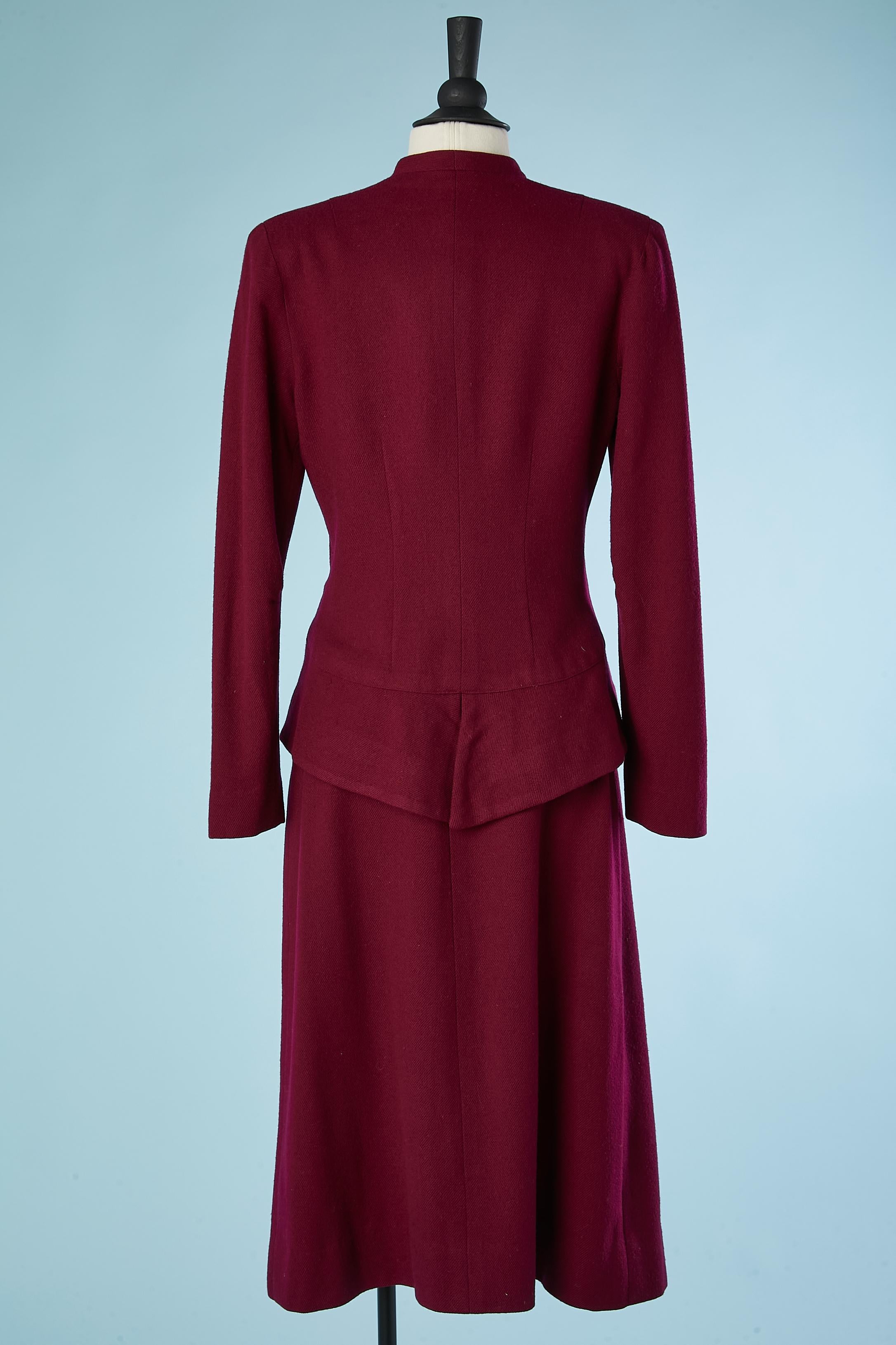 Women's Burgundy skirt-suit in wool with jewellery buttons Circa 1940/50 For Sale
