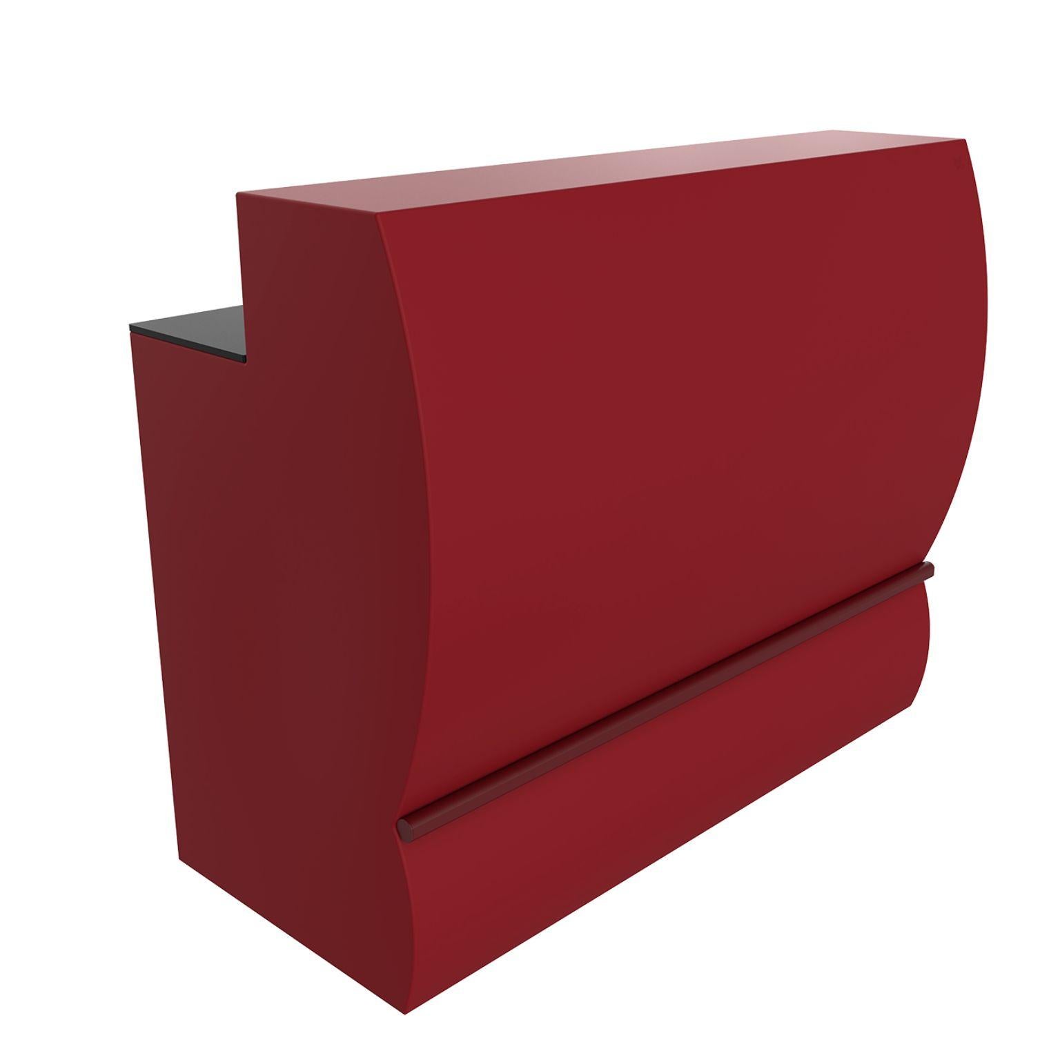 Burgundy straight Lace bar by Mowee
Dimensions: D 68 x W 140 x H 115 cm.
Material: Polyethylene and stainless steel.
Weight: 45 kg.
Also available in different colors and finishes (lacquered, retroilluminated). Optional wheel kit and optional