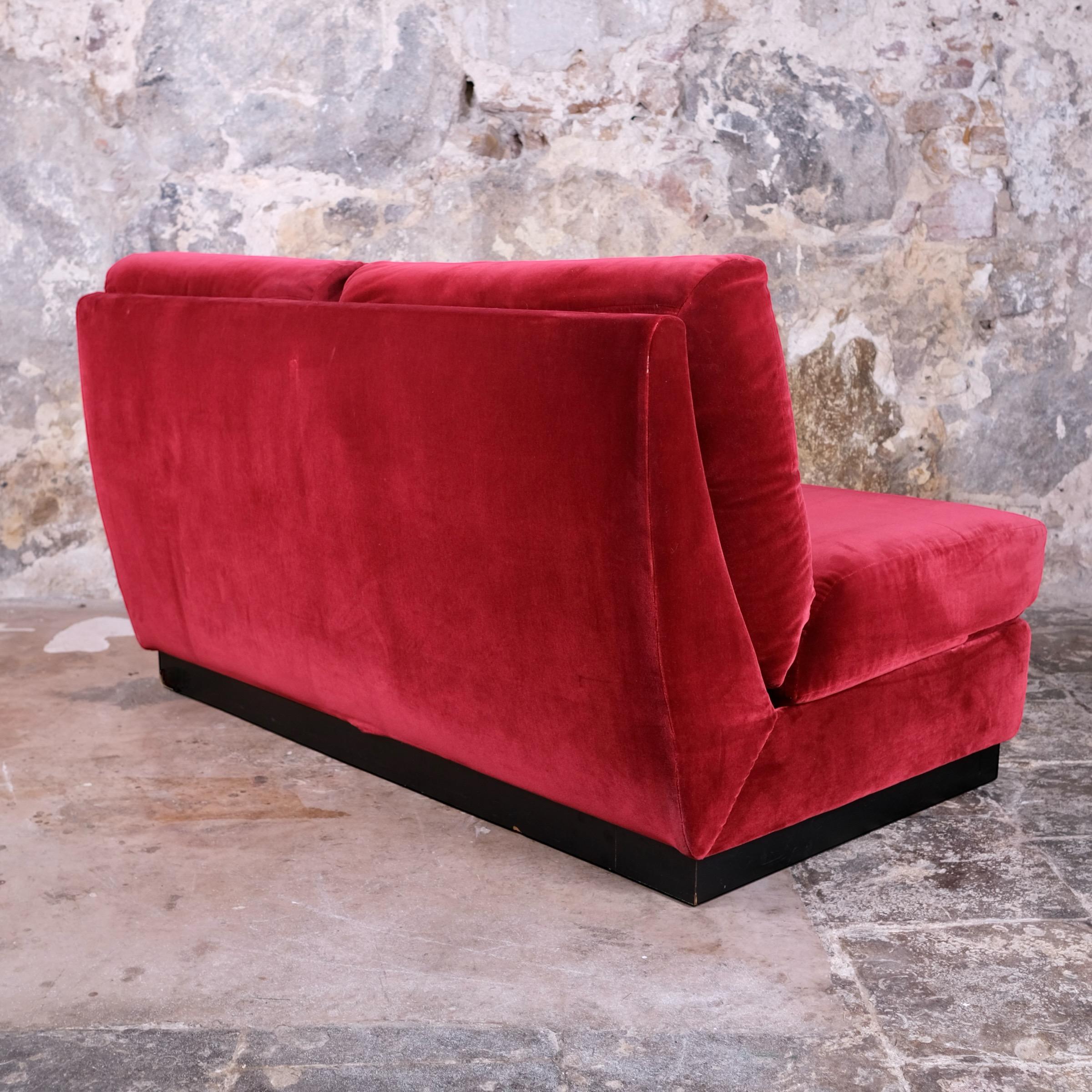 Burgundy velvet 2-seats sofa from France, 1980s 1
