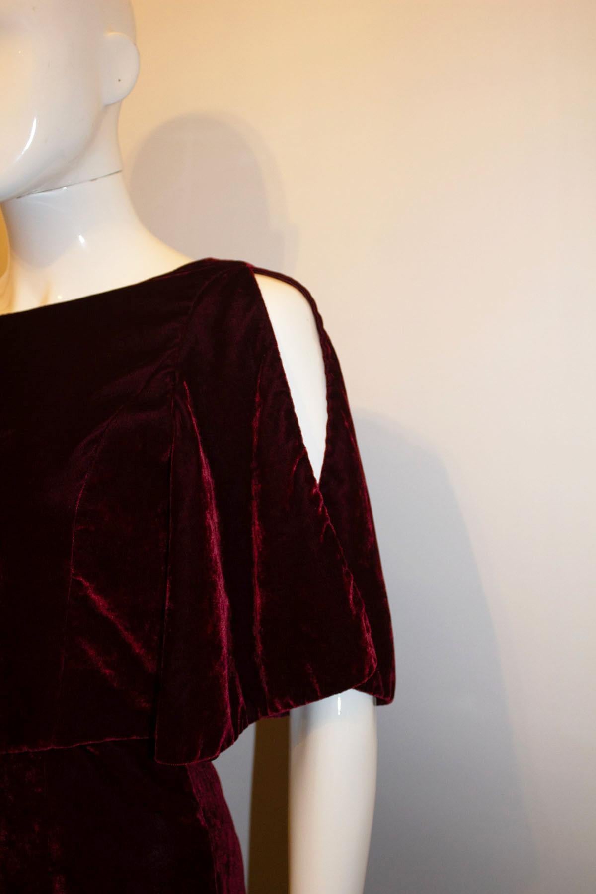 A wonderful and luxurious velvet jumpsuit by British brand Beulah, a favourite of Princess Katherine. 
In a super soft velvet, the jumpsuit is in a beautiful burgundy colour , perfect for Fall and Winter. 
The jumpsuit has a pretty split sleave