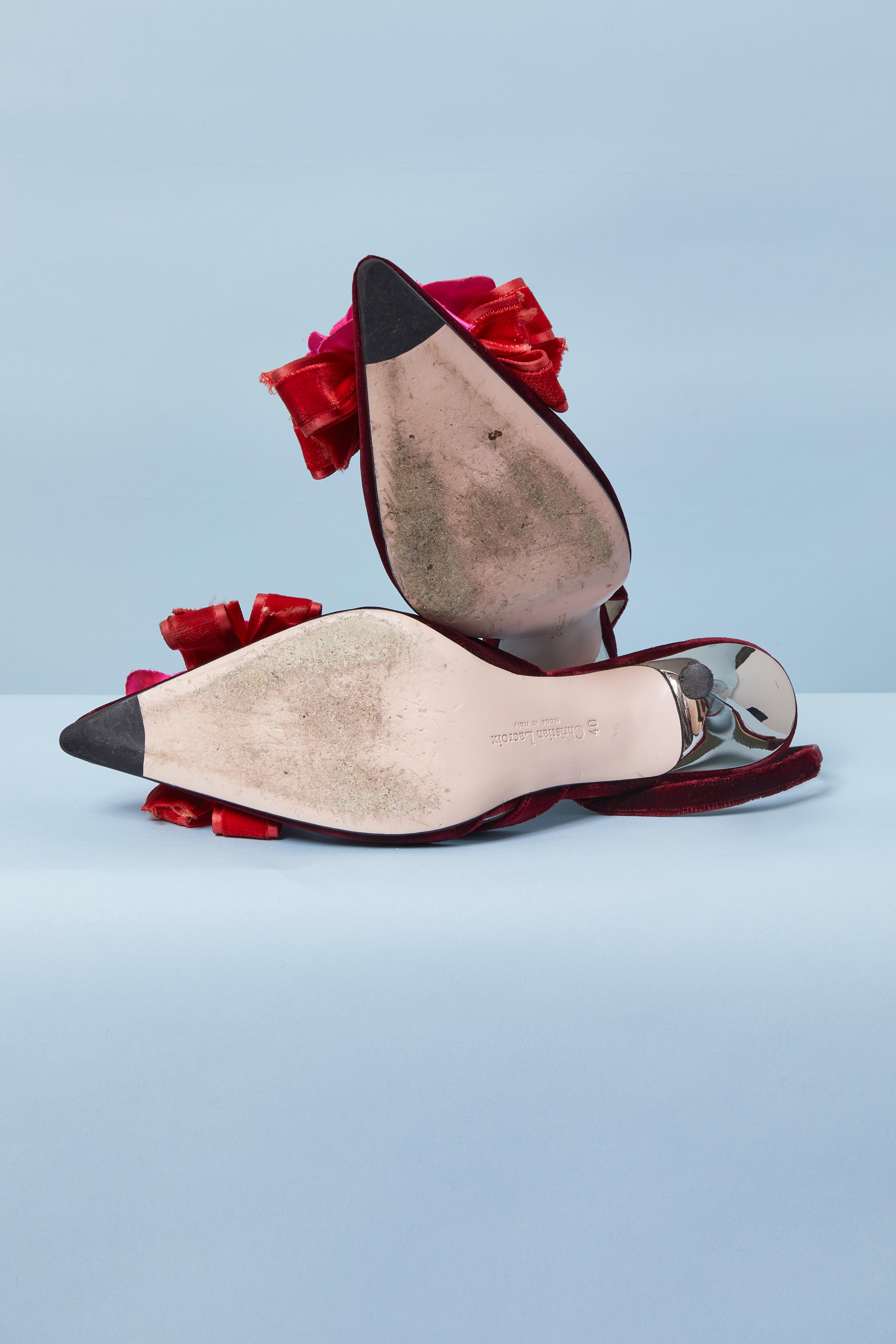 Donna Scarpe in velluto bordeaux con fiore in tessuto CHRISTIAN LACROIX in vendita