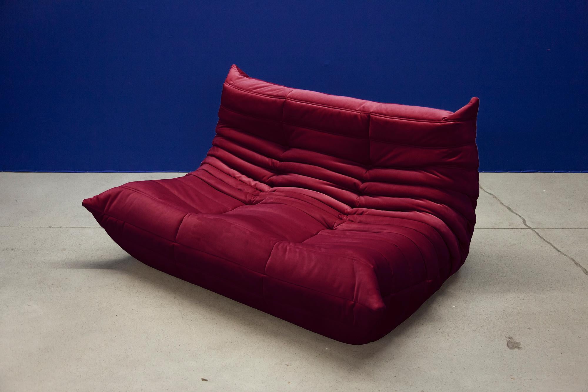 Burgundy Velvet Togo Sofa Set by Michel Ducaroy for Ligne Roset, 1970s, Set of 5 im Zustand „Gut“ in Berlin, DE