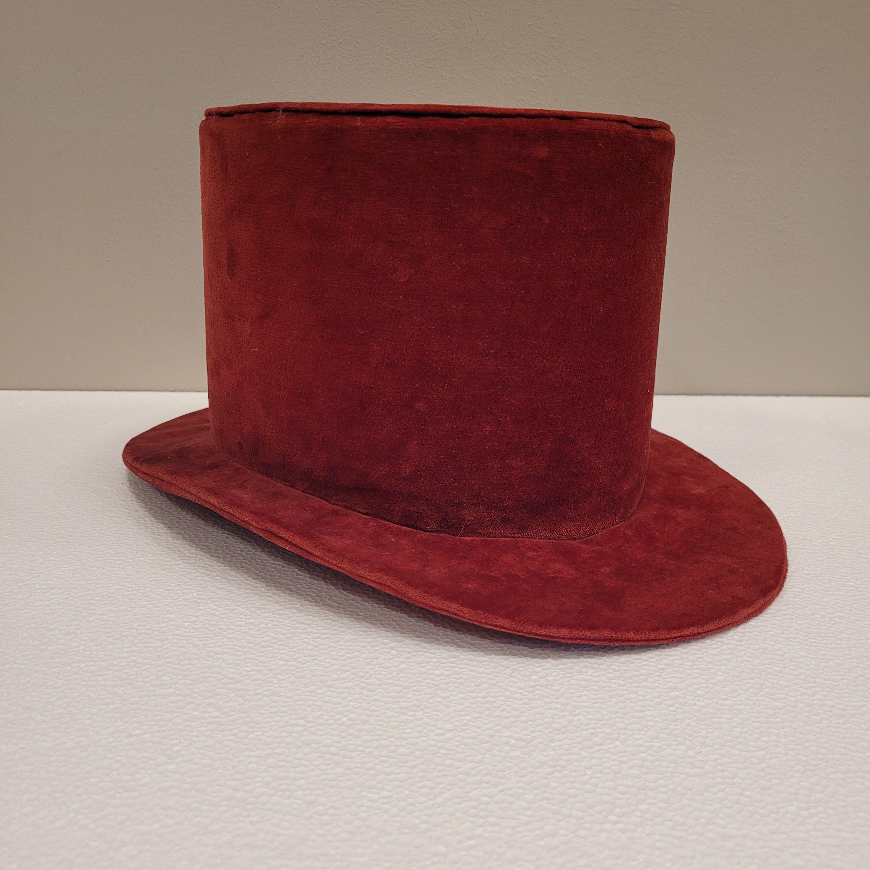 Burgundy velvet top hat, pp. s. XX – France For Sale 4