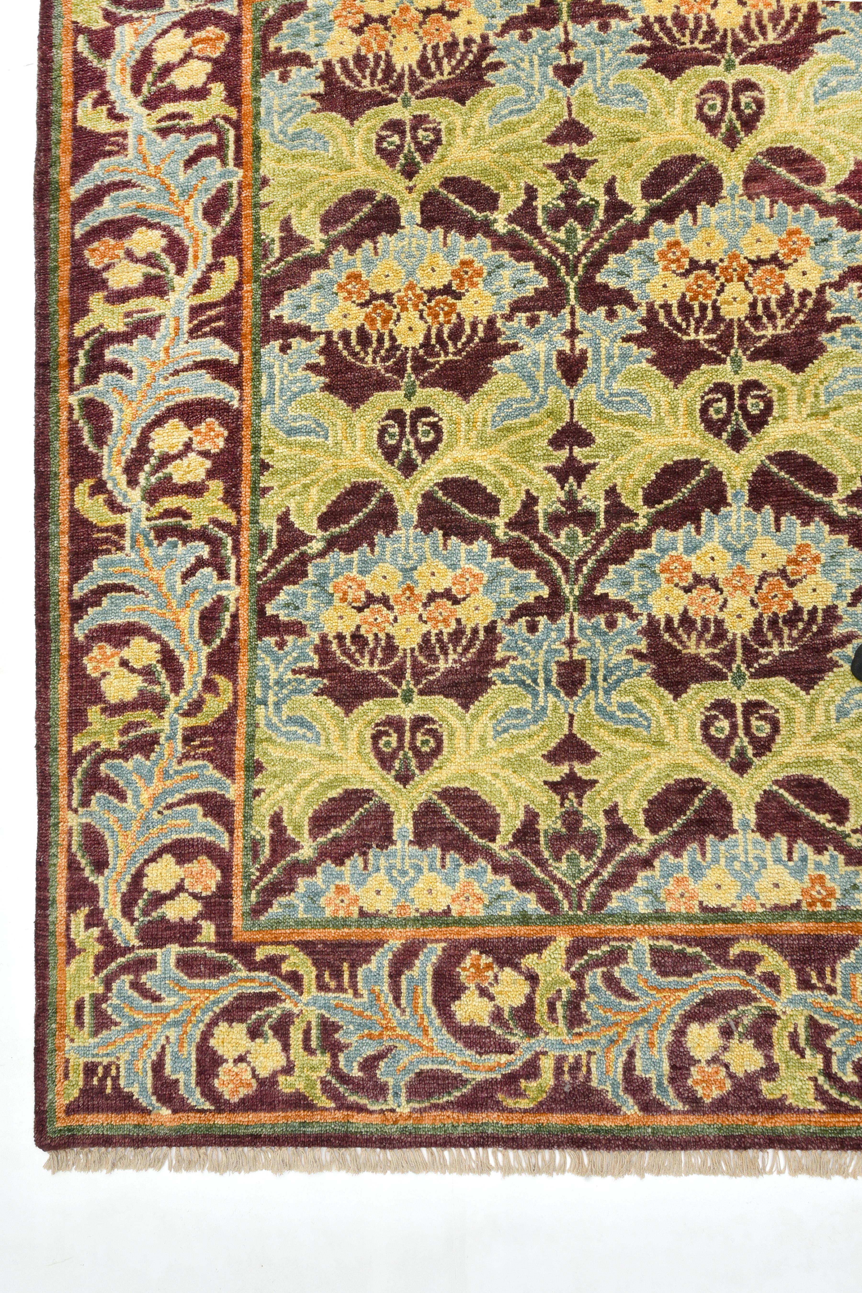 William Morris inspirierter Burgunderfarbener Teppich (Handgeknüpft) im Angebot