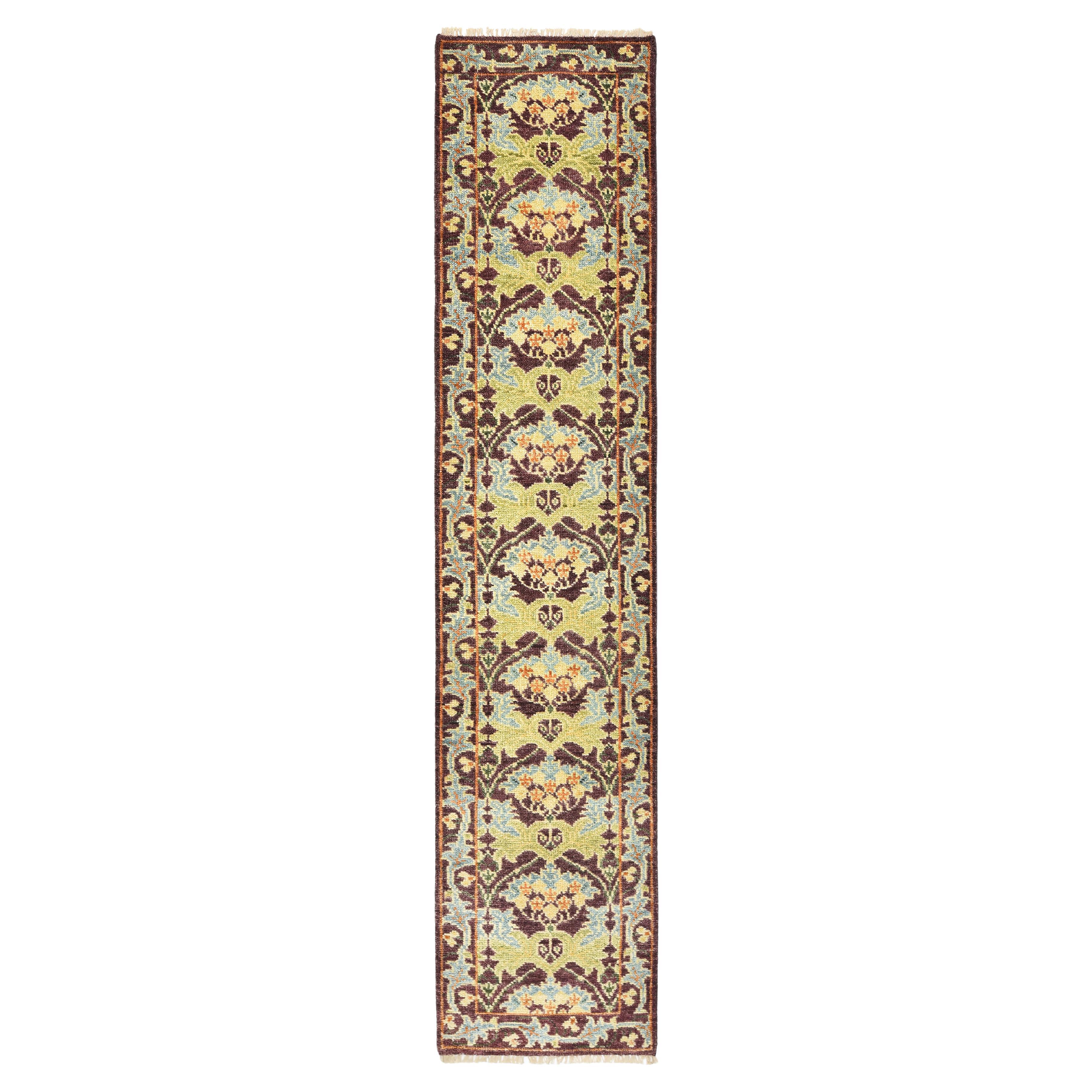 Le tapis de couloir bordeaux d'inspiration William Morris