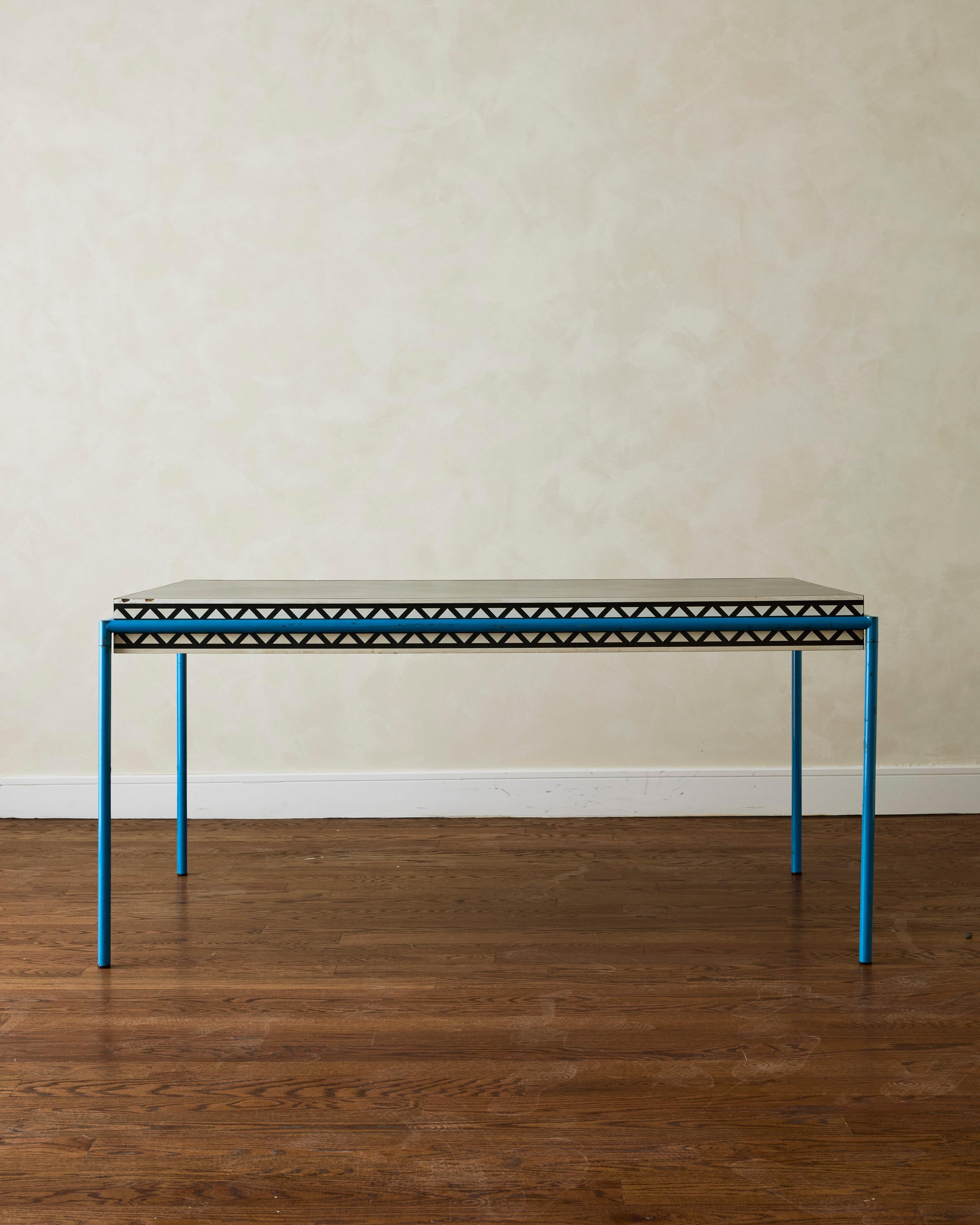 Mid-Century Modern Table à manger à écrire et première chaise 'Burgundy' par Michele De Lucchi en vente