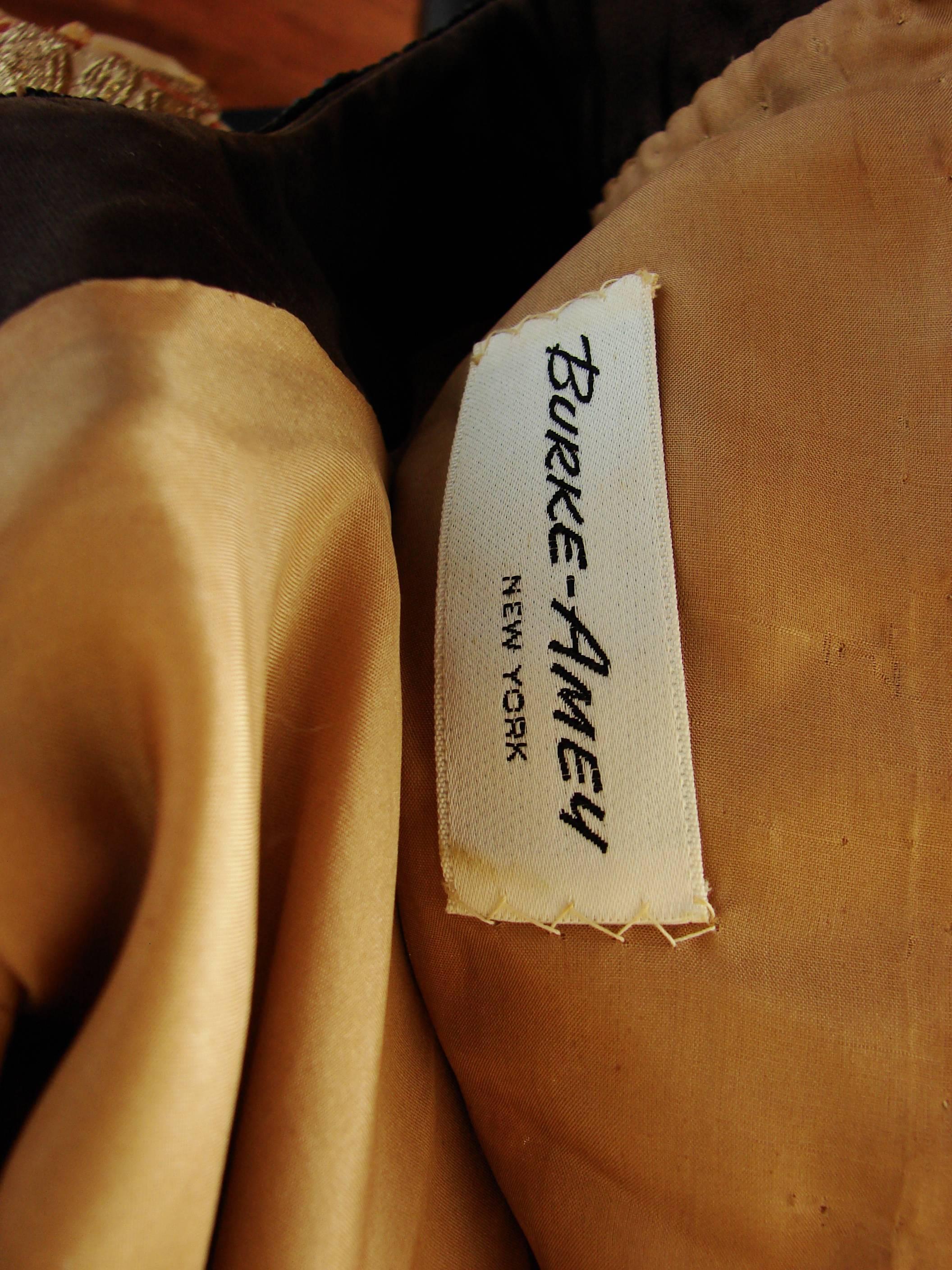 Burke Amey Abendkleid aus Seidenbrokat-Wandteppich mit Blumenmuster und Fantasie, Vintage 70er Jahre im Angebot 9