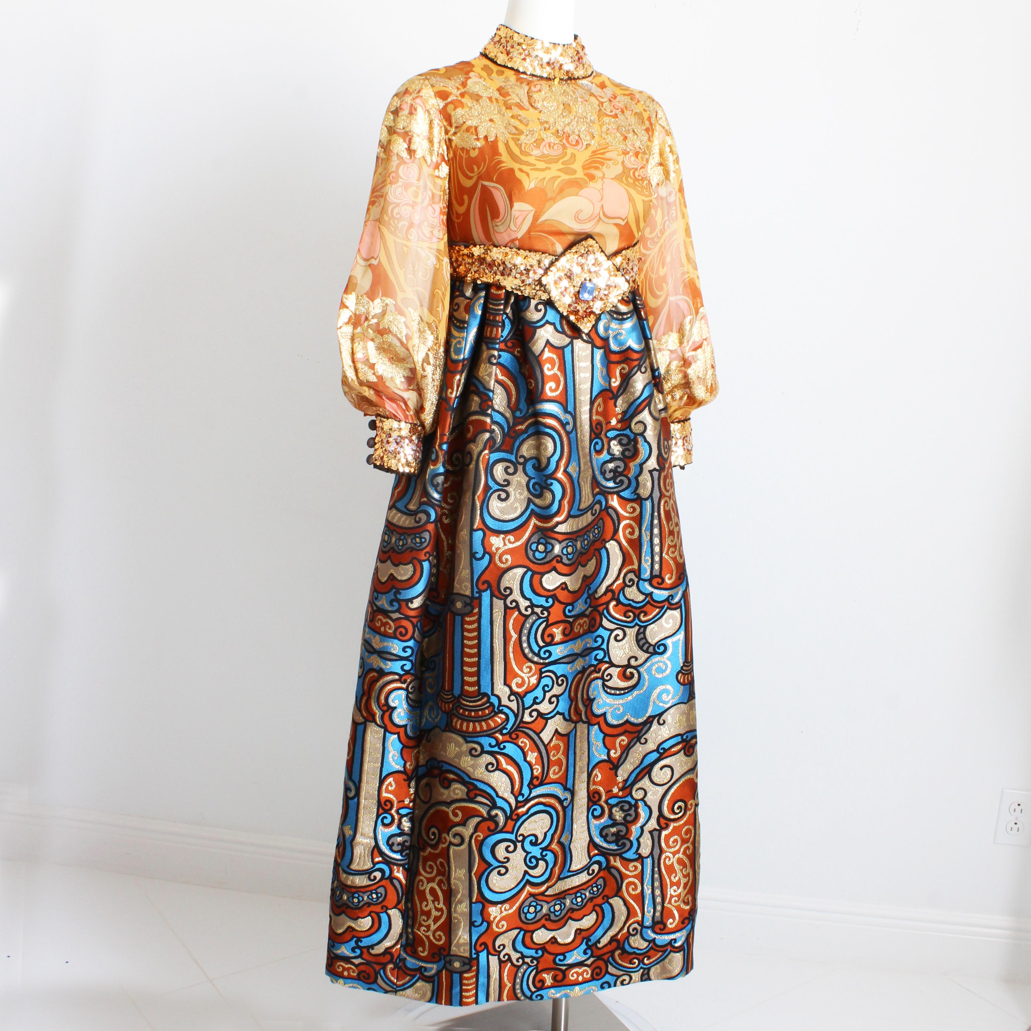 Burke Amey Abendkleid aus Seidenbrokat-Wandteppich mit Blumenmuster und Fantasie, Vintage 70er Jahre im Angebot 2