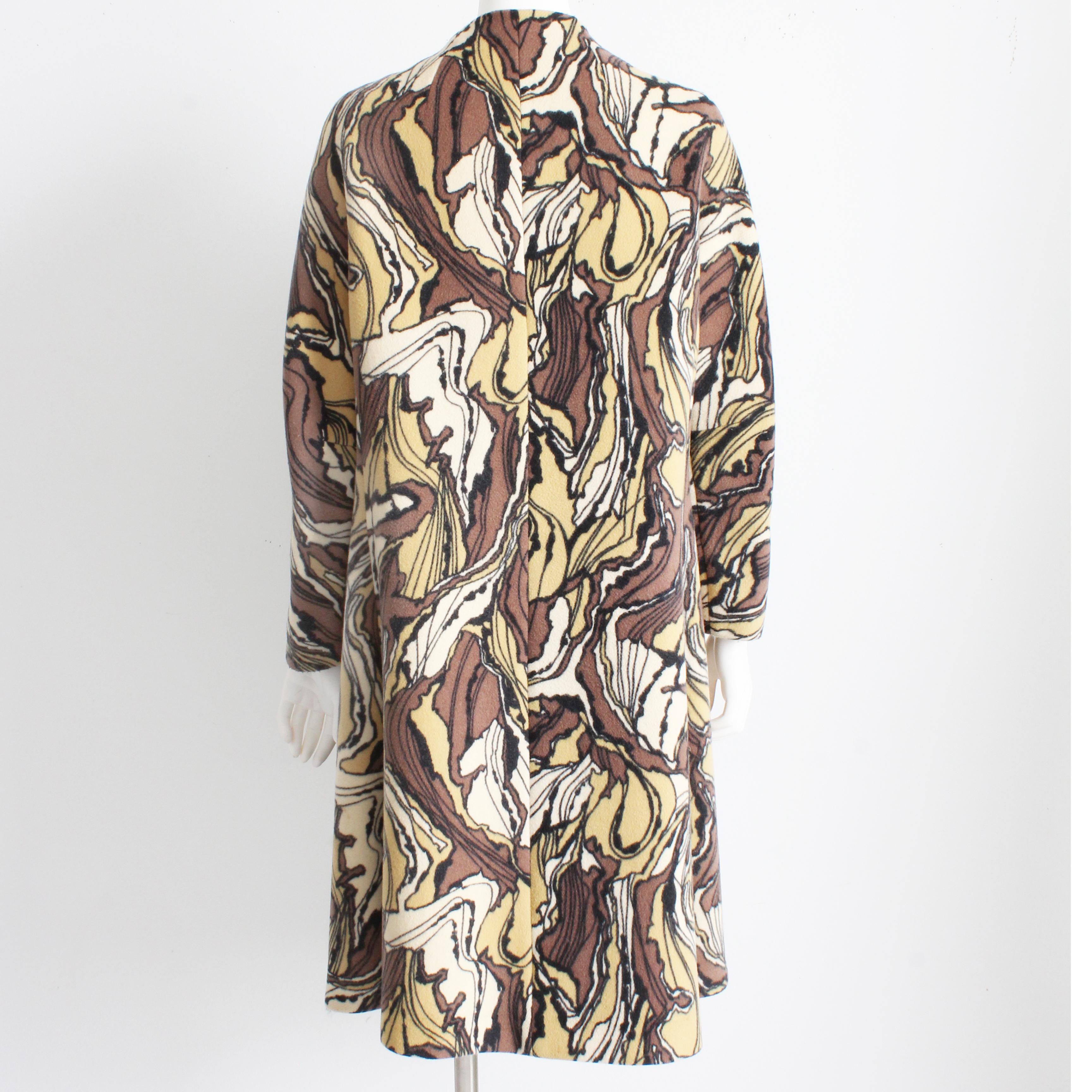 Burke-Amey Wool Coat Warp Print by Tzaims Luksus Mod Cut Out Collar Vintage 60s For Sale 4