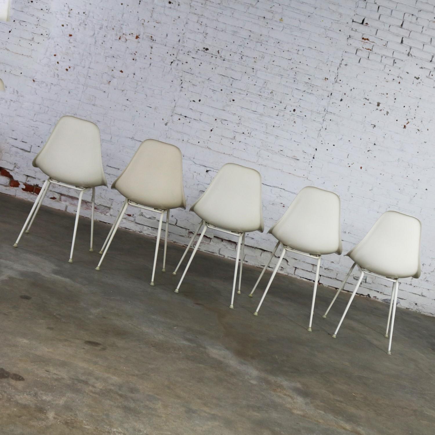 American Burke Fiberglass #103 Shell Chairs with Padded Seats Set of 5 Mid-Century Modern