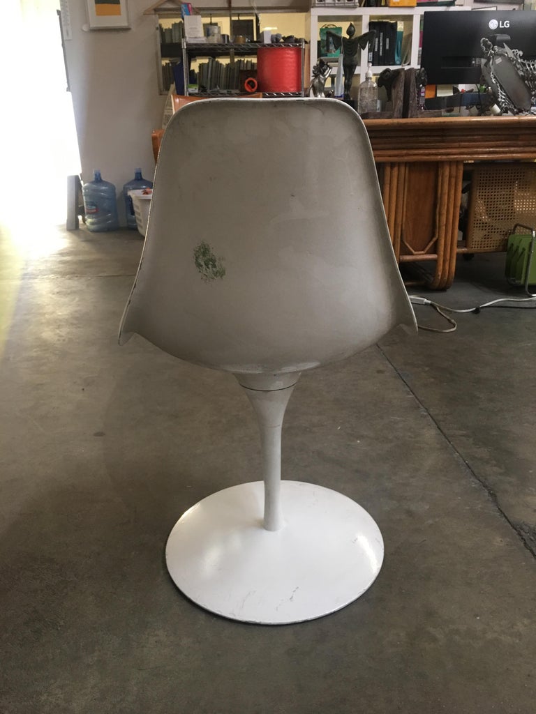 Mid-20th Century Burke Saarinen Style Tulip Chair, circa 1965 For Sale