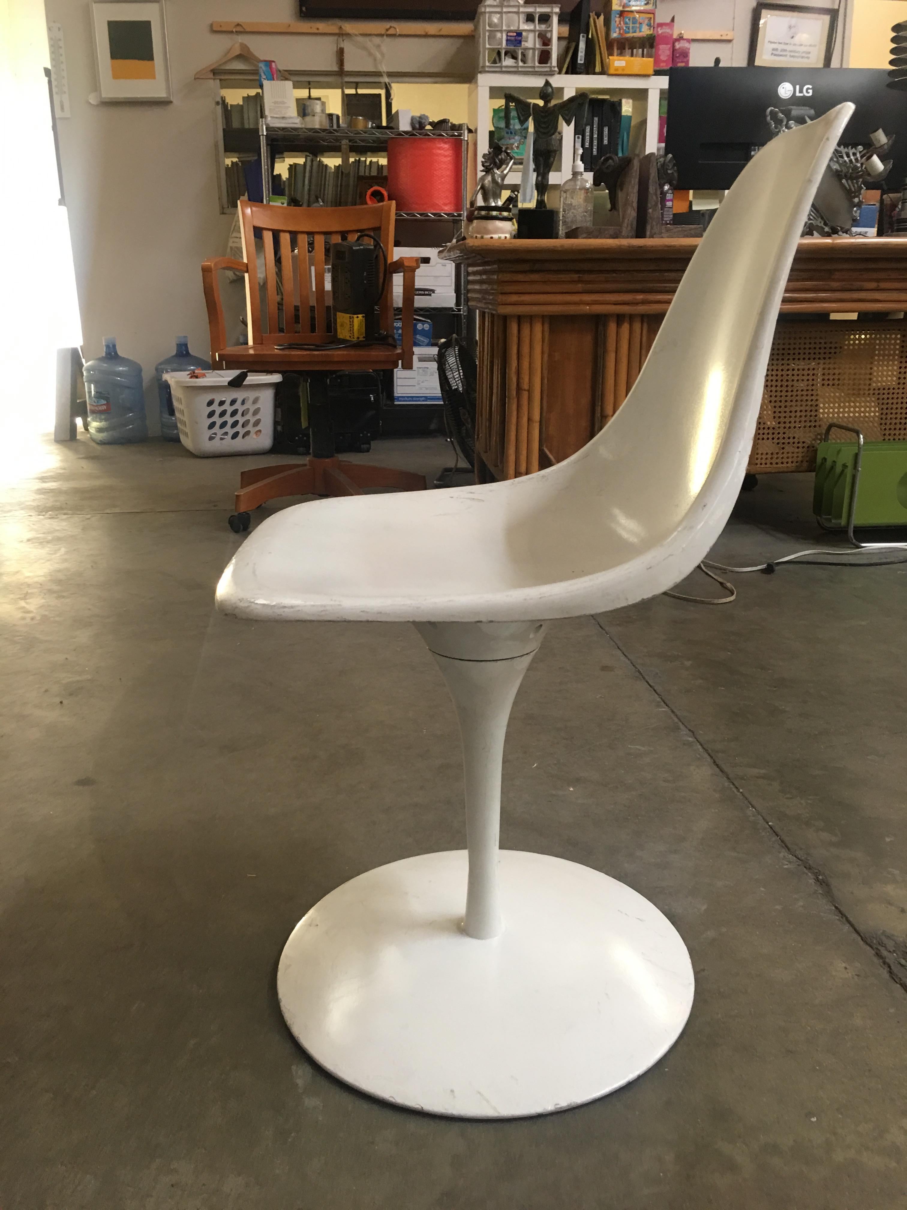 Mid-20th Century Burke Saarinen Style Tulip Chair, circa 1965 For Sale