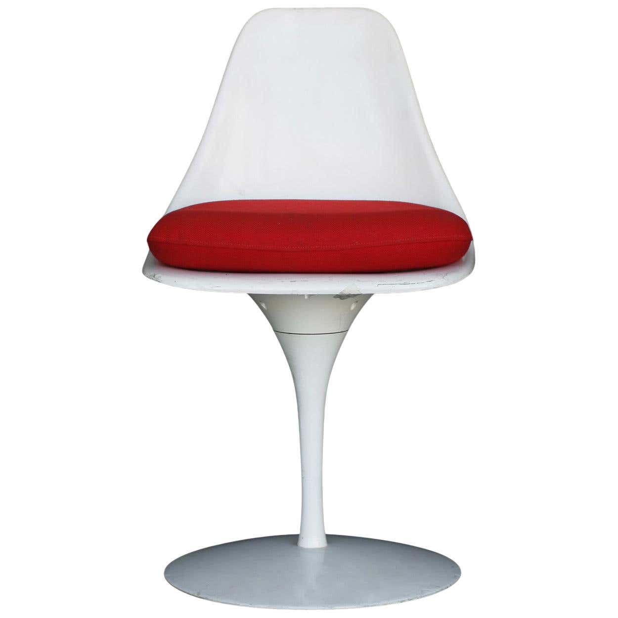 Burke Saarinen Style Tulip Chair, circa 1965 For Sale at 1stDibs