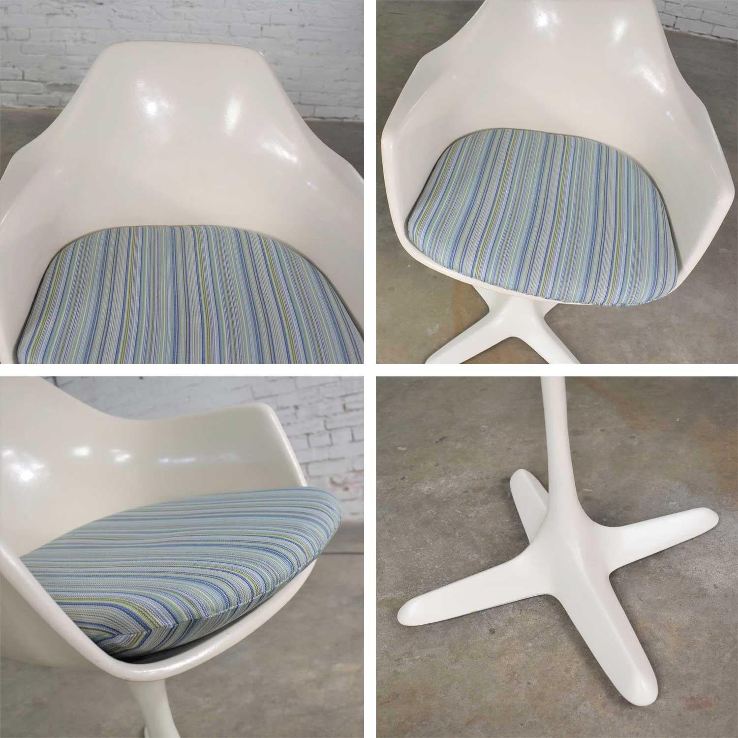 Metal Burke Tulip Style Swivel Chairs & Side Table Mod Flower Petal Design Blue White