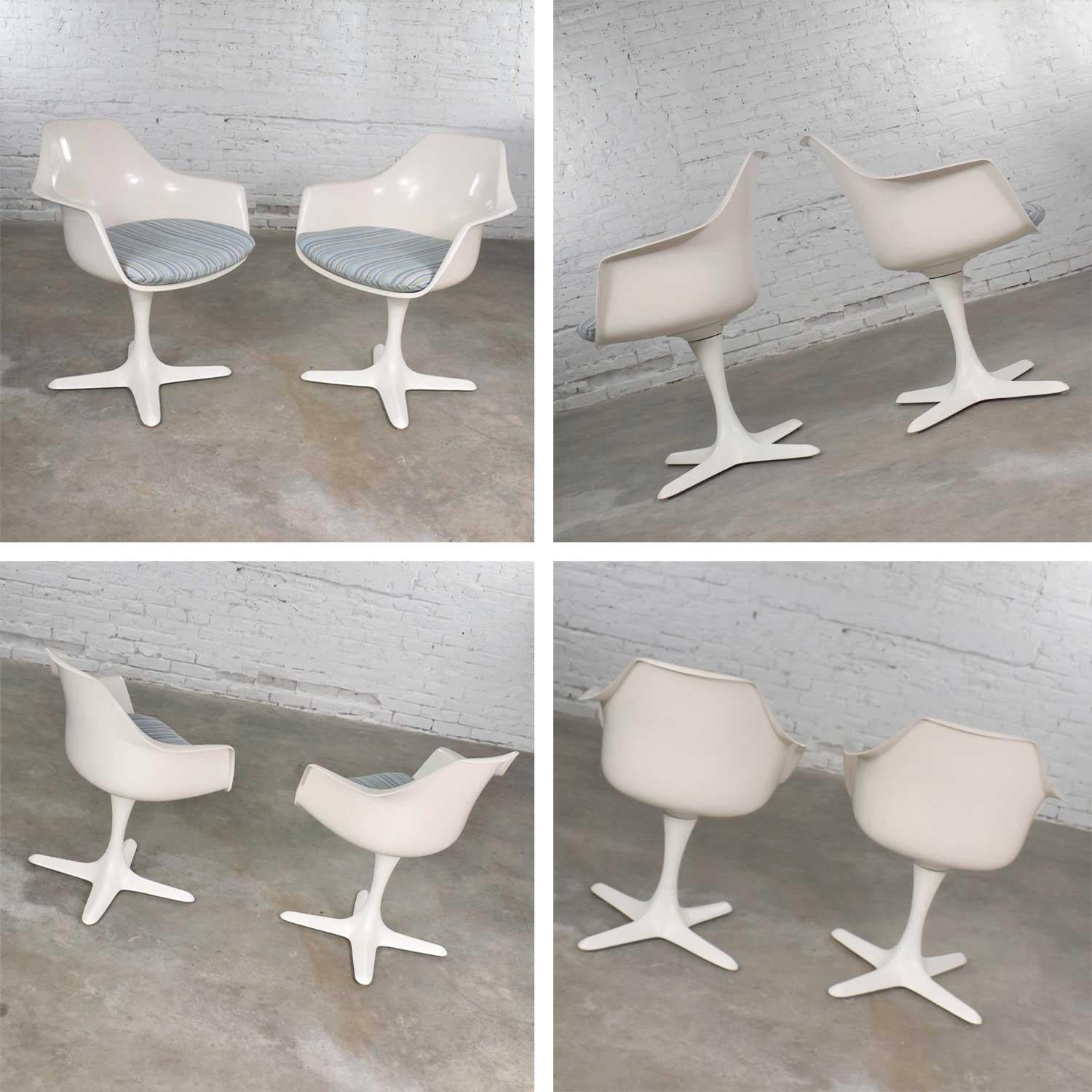 20th Century Burke Tulip Style Swivel Chairs & Side Table Mod Flower Petal Design Blue White