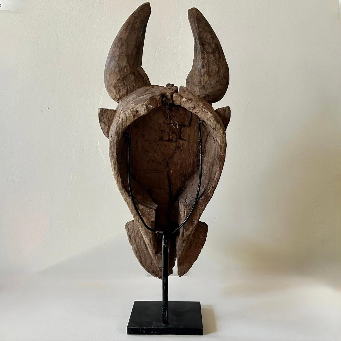Masque de danse de cheval zoomorphe du Burkina Faso Fin du 19e siècle Bon état - En vente à CA, CA