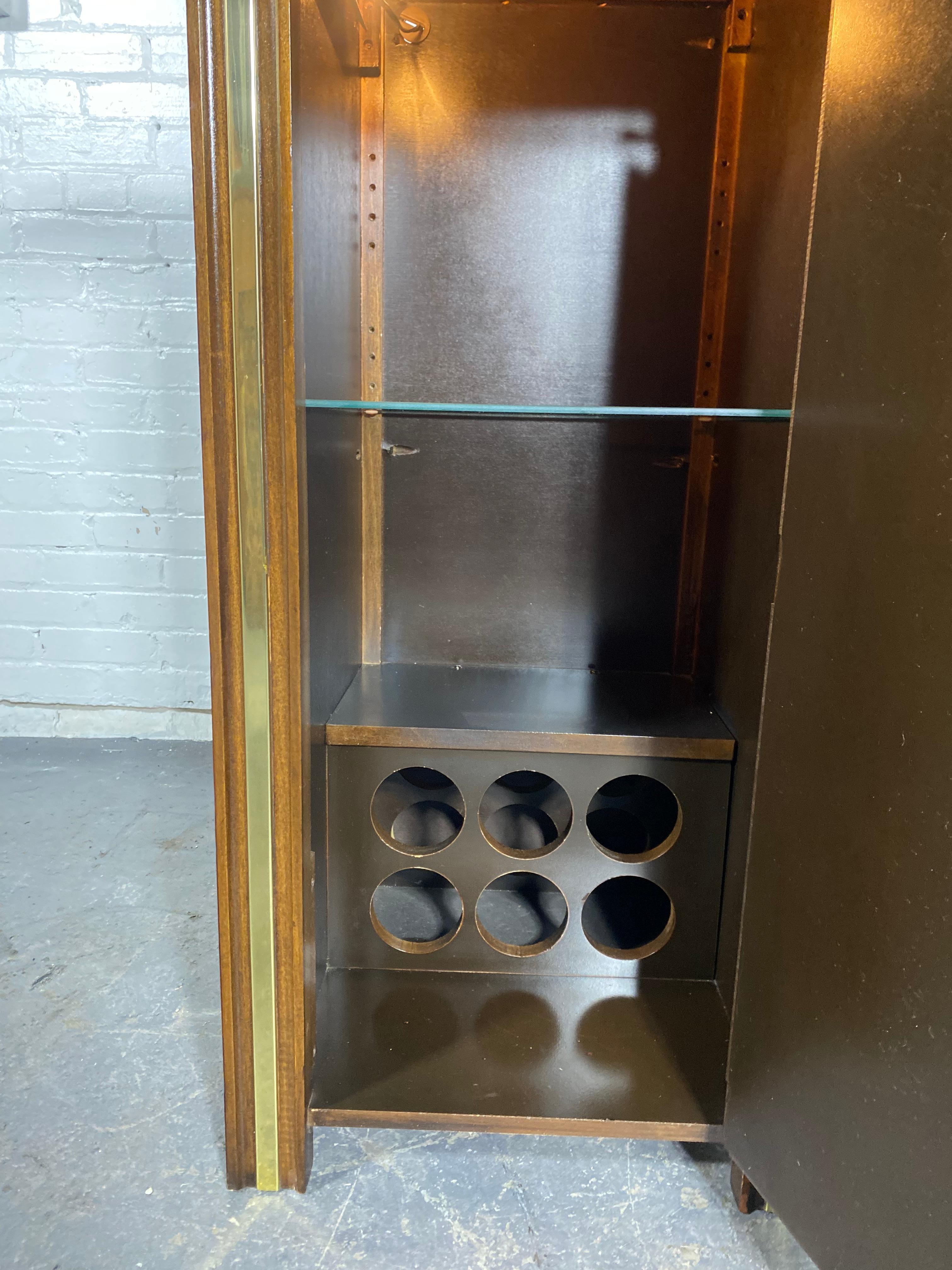 Burl and Brass Modernist Dry Bar / Cabinet attributed to Milo Baughman In Good Condition For Sale In Buffalo, NY