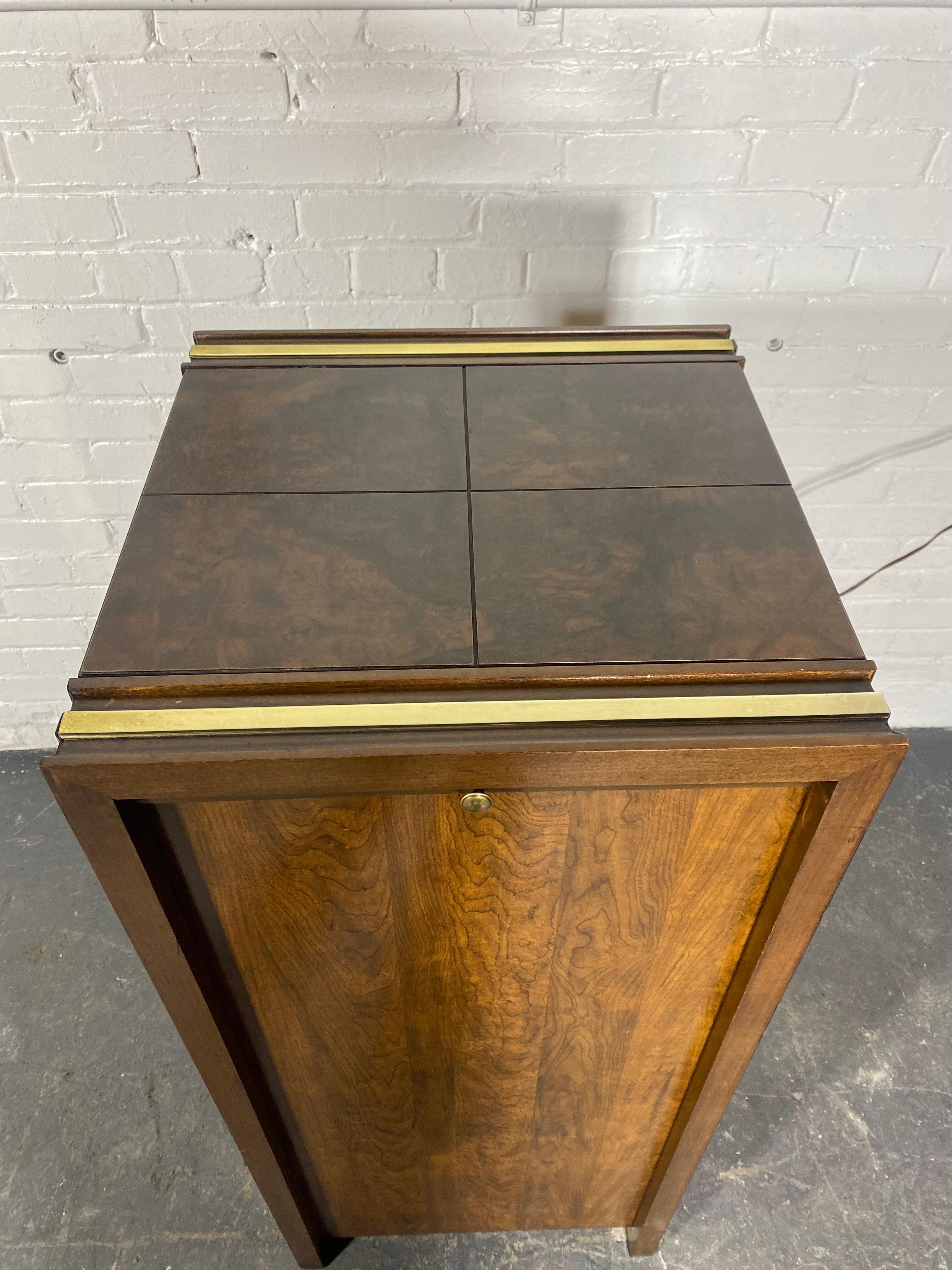 Late 20th Century Burl and Brass Modernist Dry Bar / Cabinet attributed to Milo Baughman For Sale