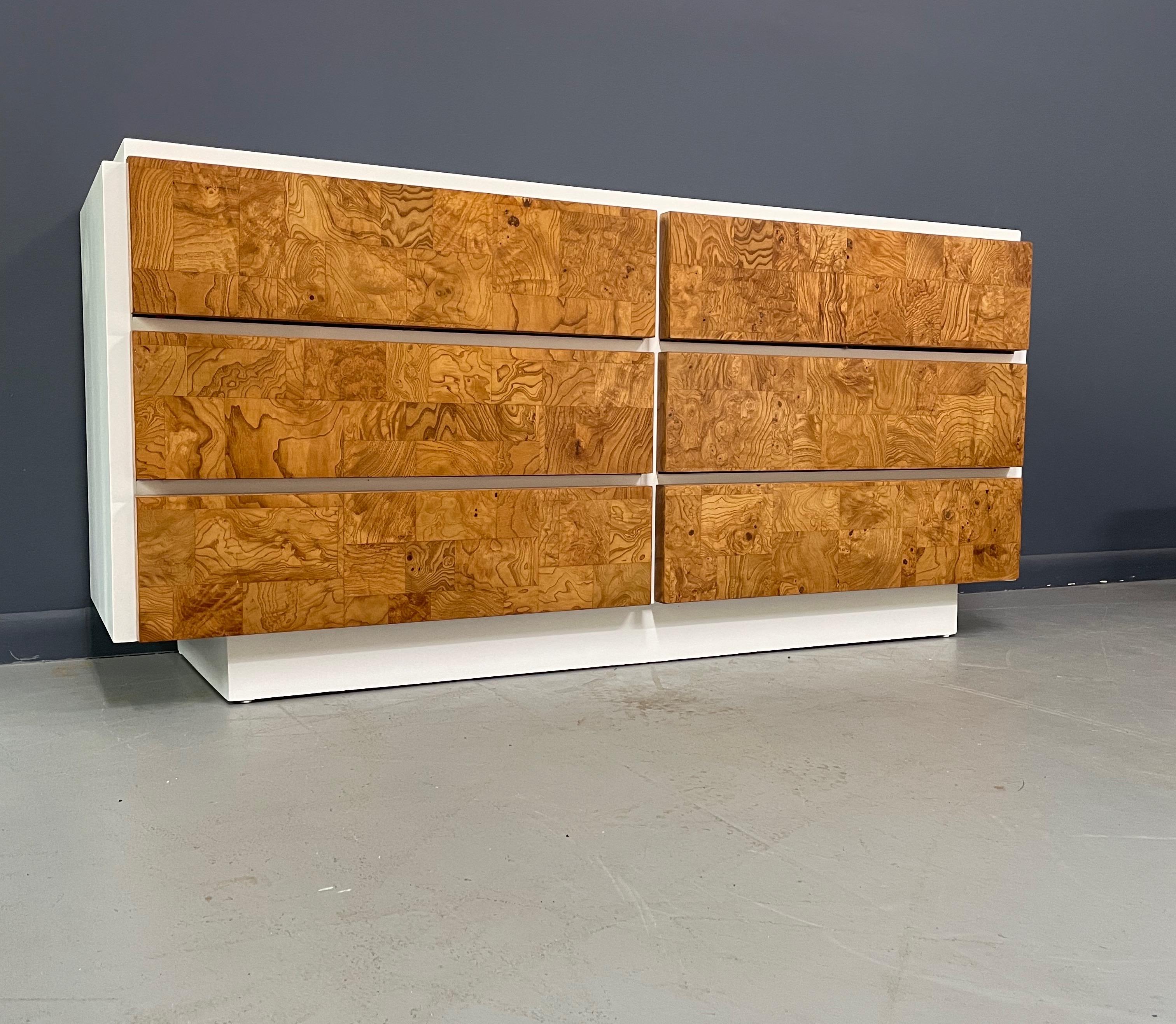 Burl and Lacquer Mid Century Six Drawer Dresser by Lane Milo Baughman Style In Good Condition In Philadelphia, PA