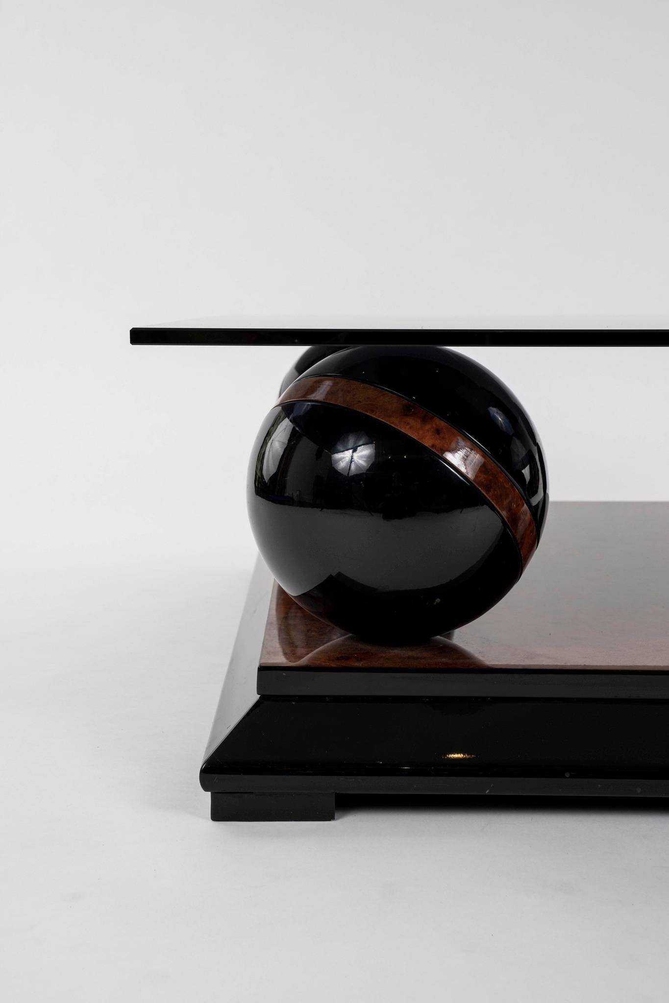 Burl Black Laquered Sphere Cocktail Table In Good Condition In Houston, TX