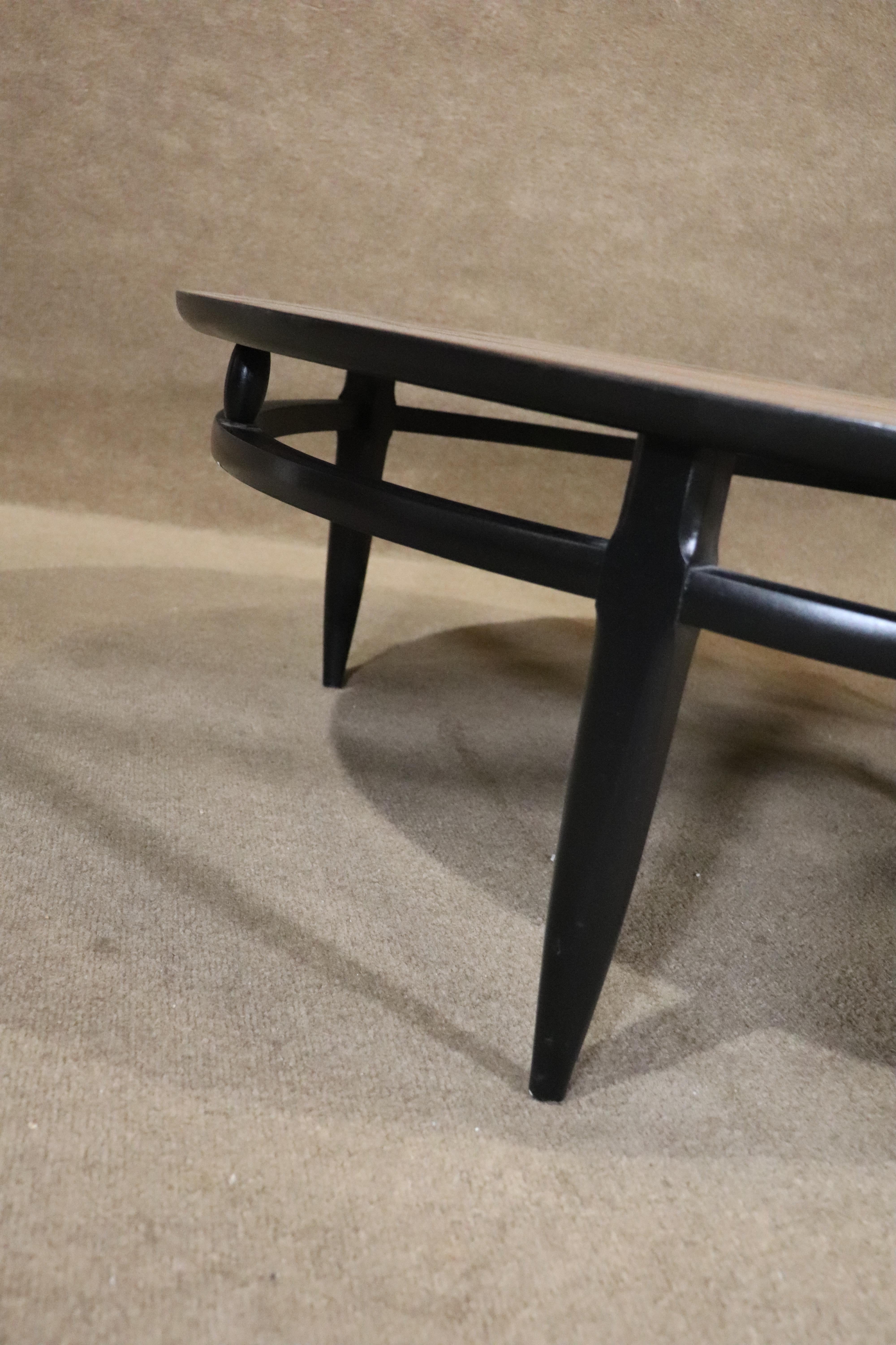 Burl & Ebonized Coffee Table by Lane Furniture In Good Condition For Sale In Brooklyn, NY