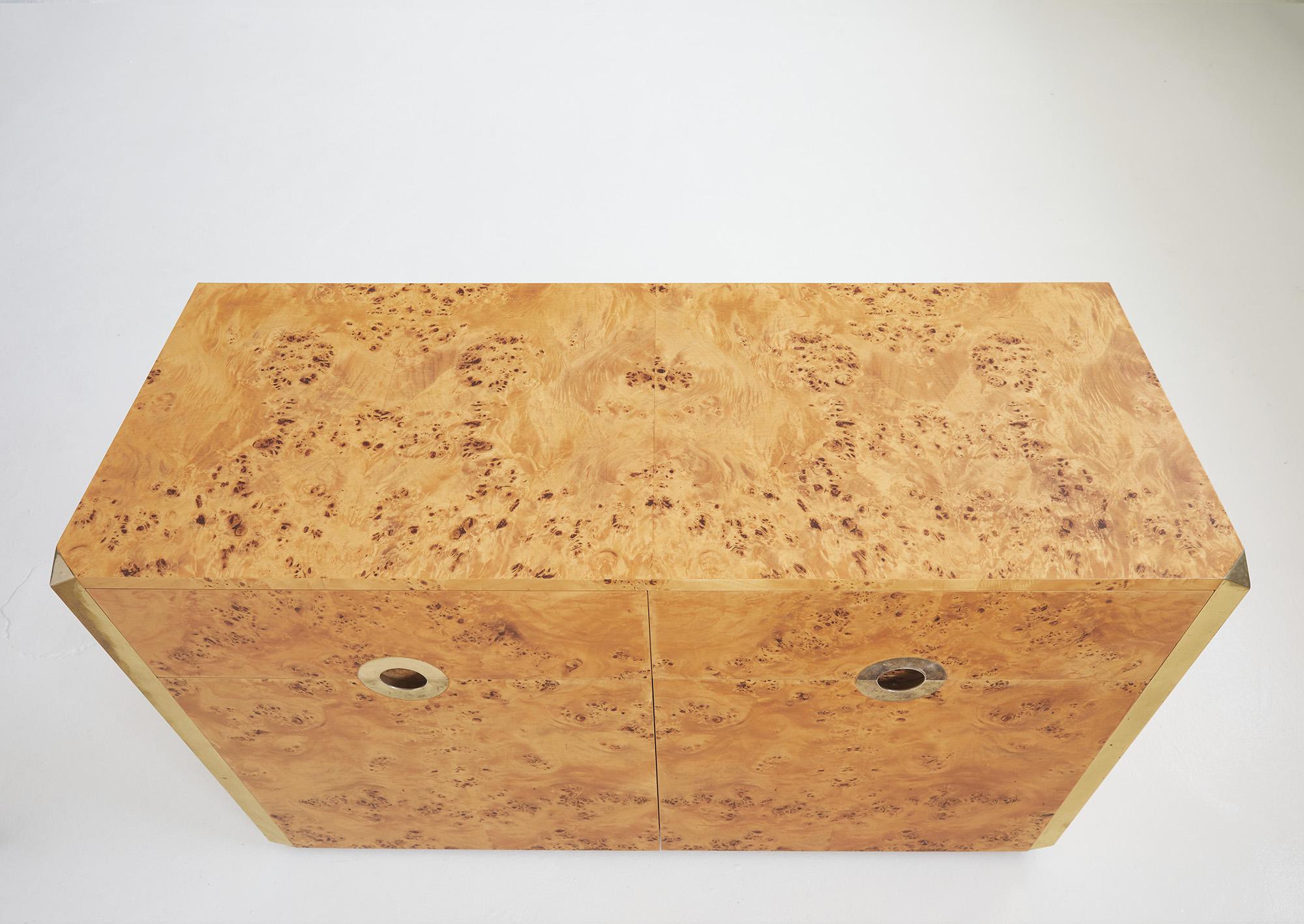 Late 20th Century Burl elmwood and brass sideboard by Willy Rizzo, Ed.Mario Sabot 1970 For Sale