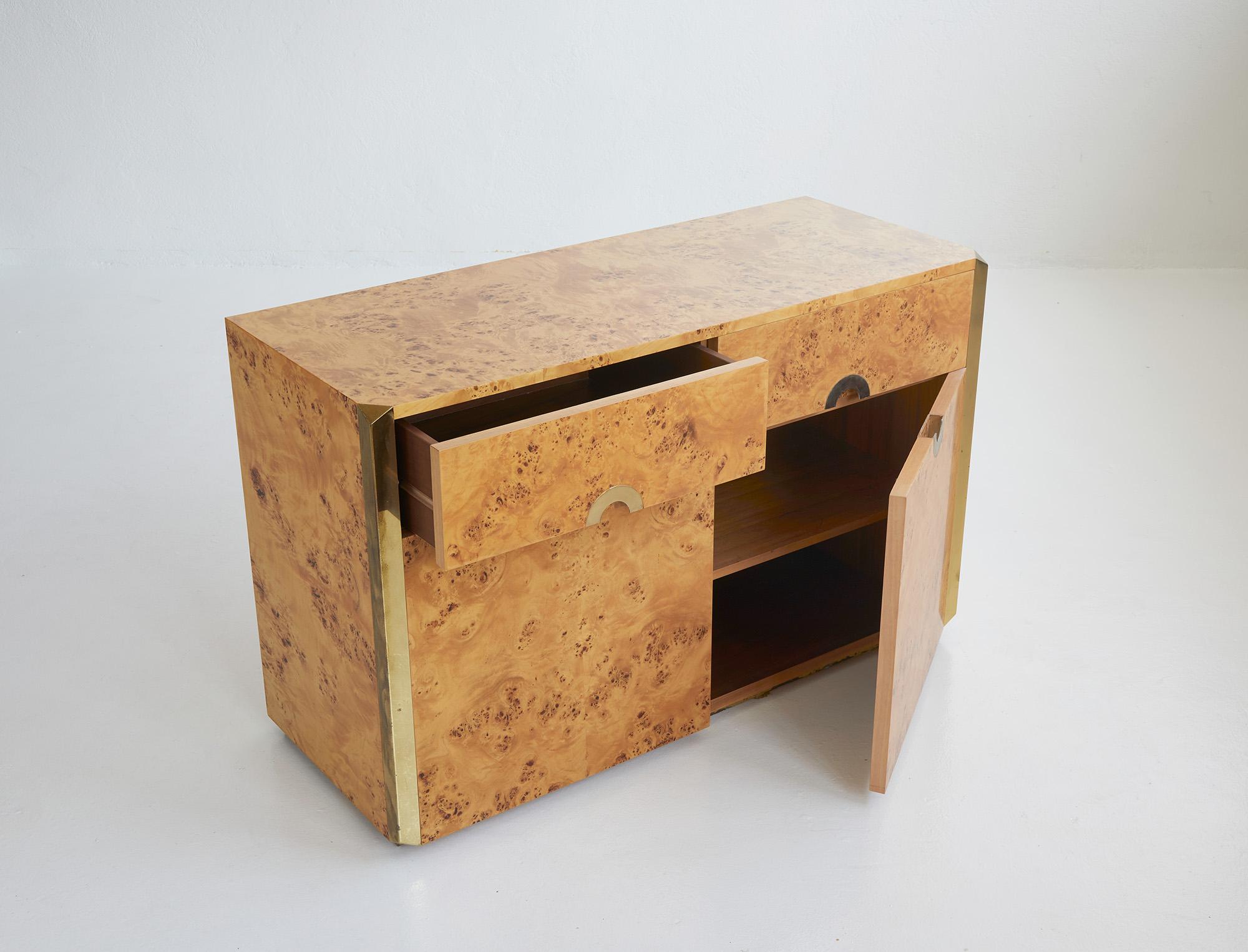 Brass Burl elmwood and brass sideboard by Willy Rizzo, Ed.Mario Sabot 1970 For Sale