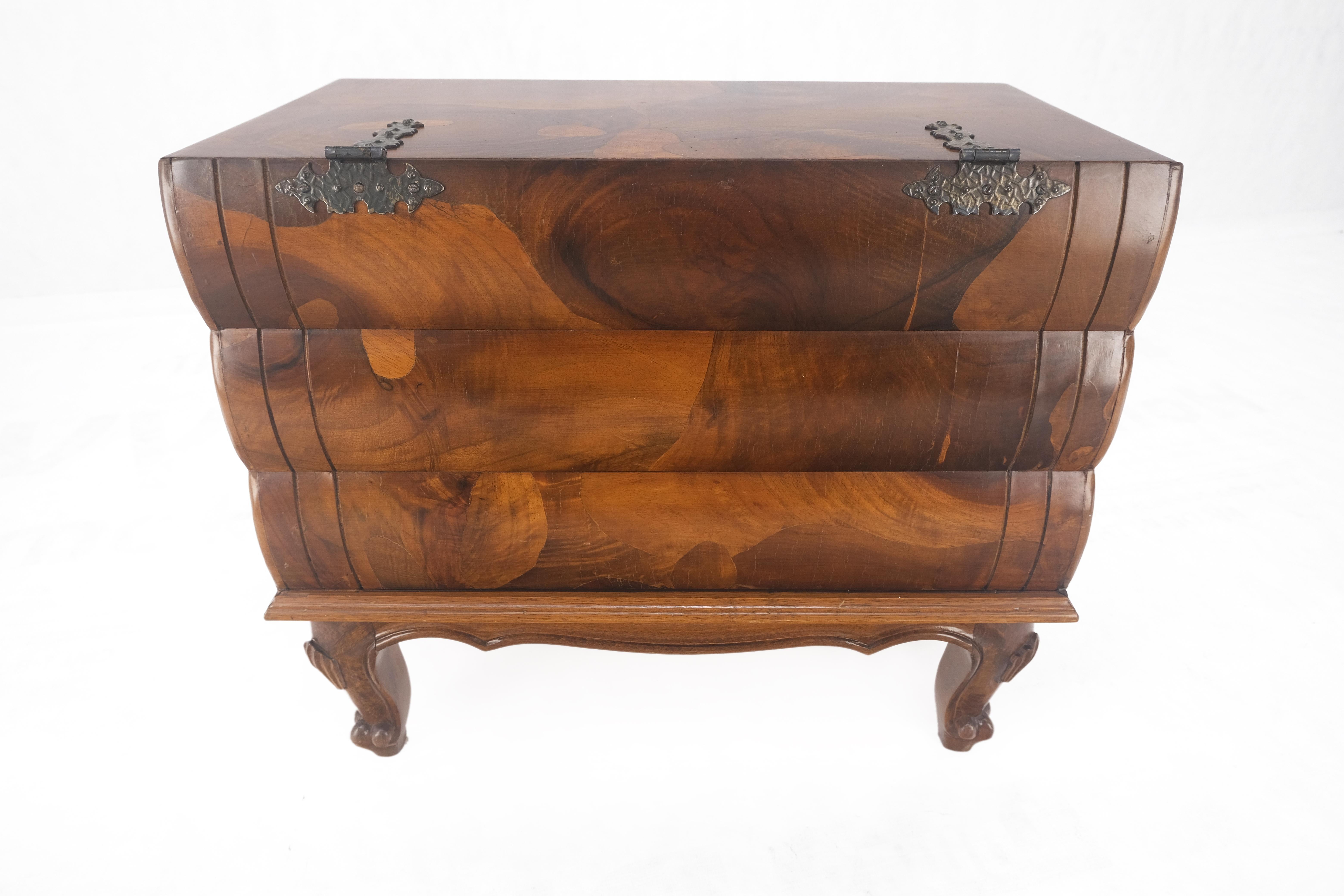 Table de chevet à deux tiroirs en bois de ronce d'olivier MINT en vente 4