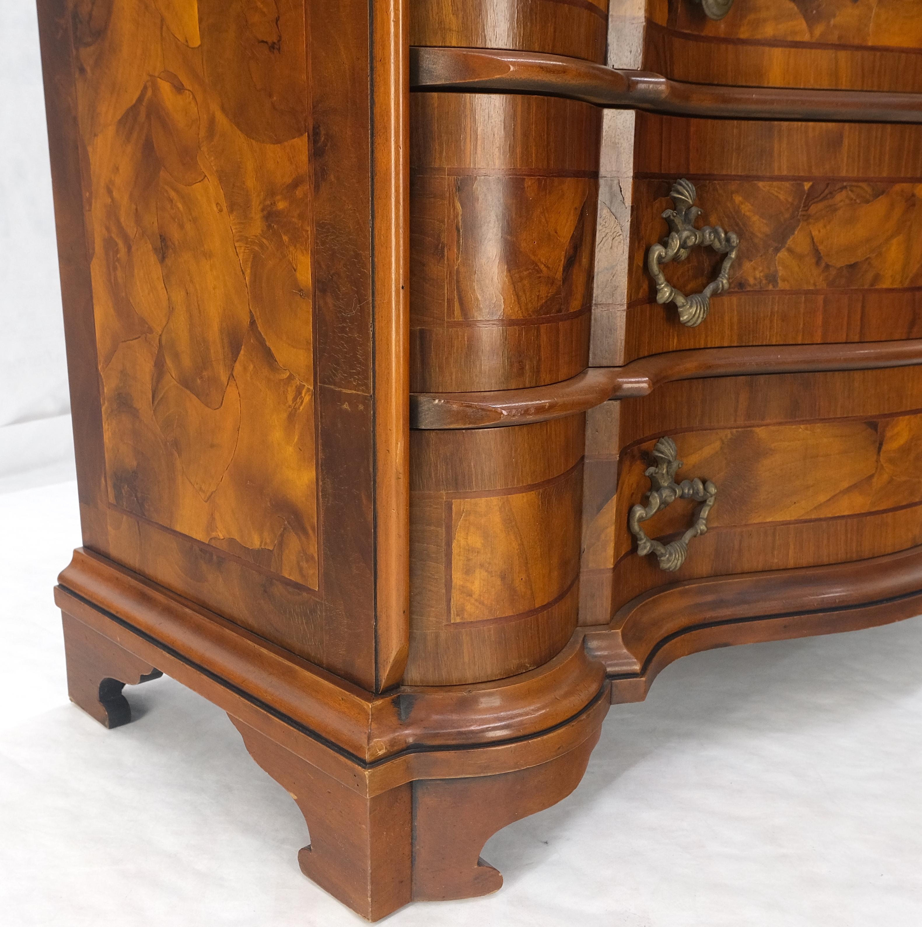 Trabajo de Chapa de Madera de Olivo Frente Serpentino Cómoda Arcón MINT Latón en venta