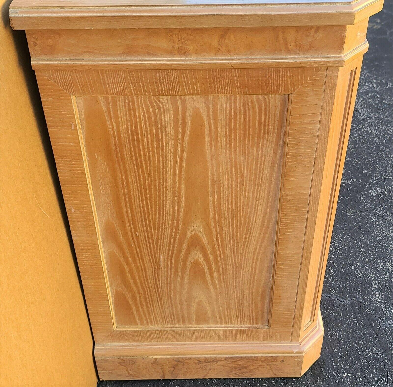Burl Sideboard Buffet Cabinet by Heritage from Their Corinthian Collection In Good Condition In Lake Worth, FL