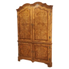 Um 1830 Wurzelholz 4-türiger Eckschrank aus Holland