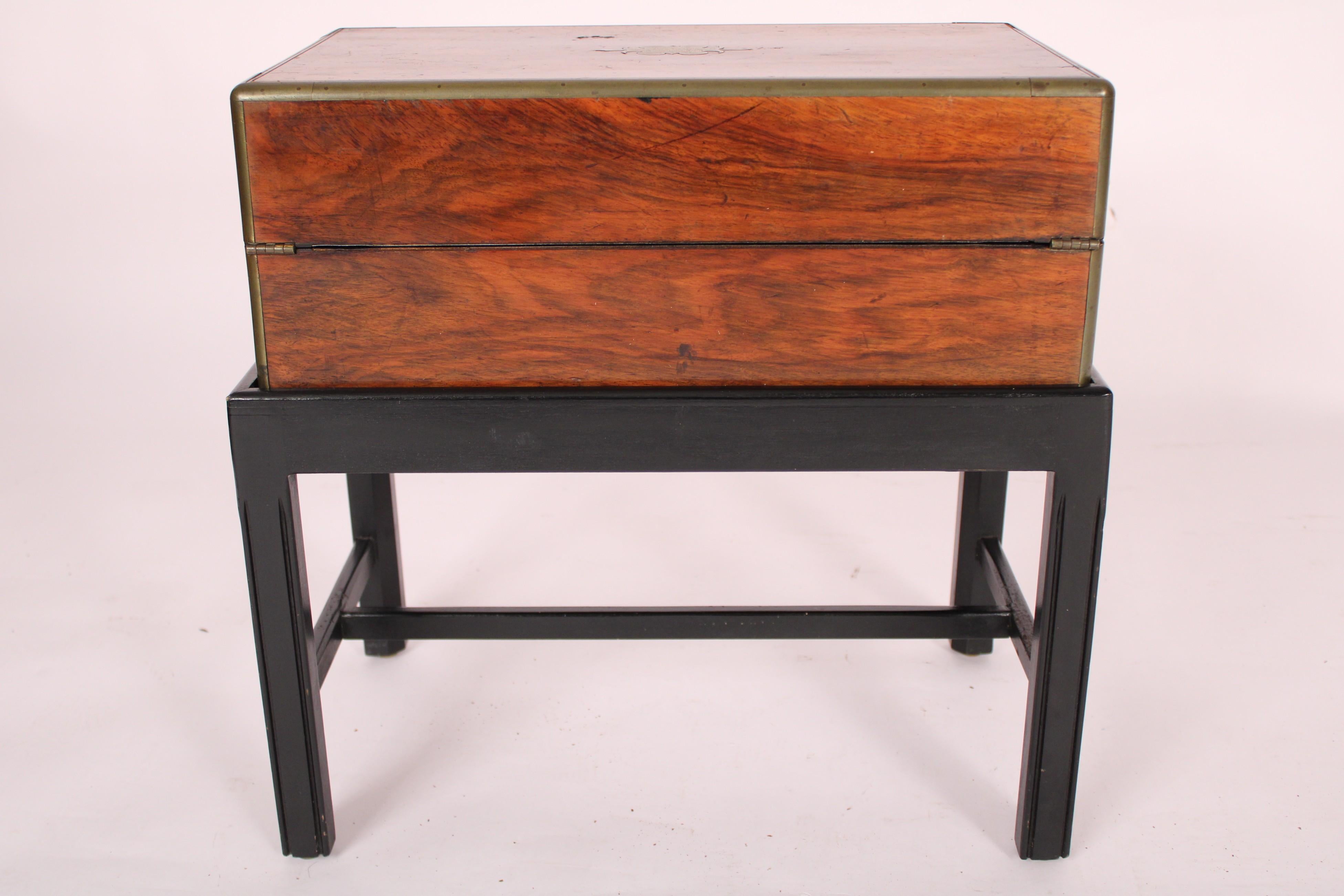 Burl Walnut and Walnut Writing Slope on Stand In Good Condition For Sale In Laguna Beach, CA