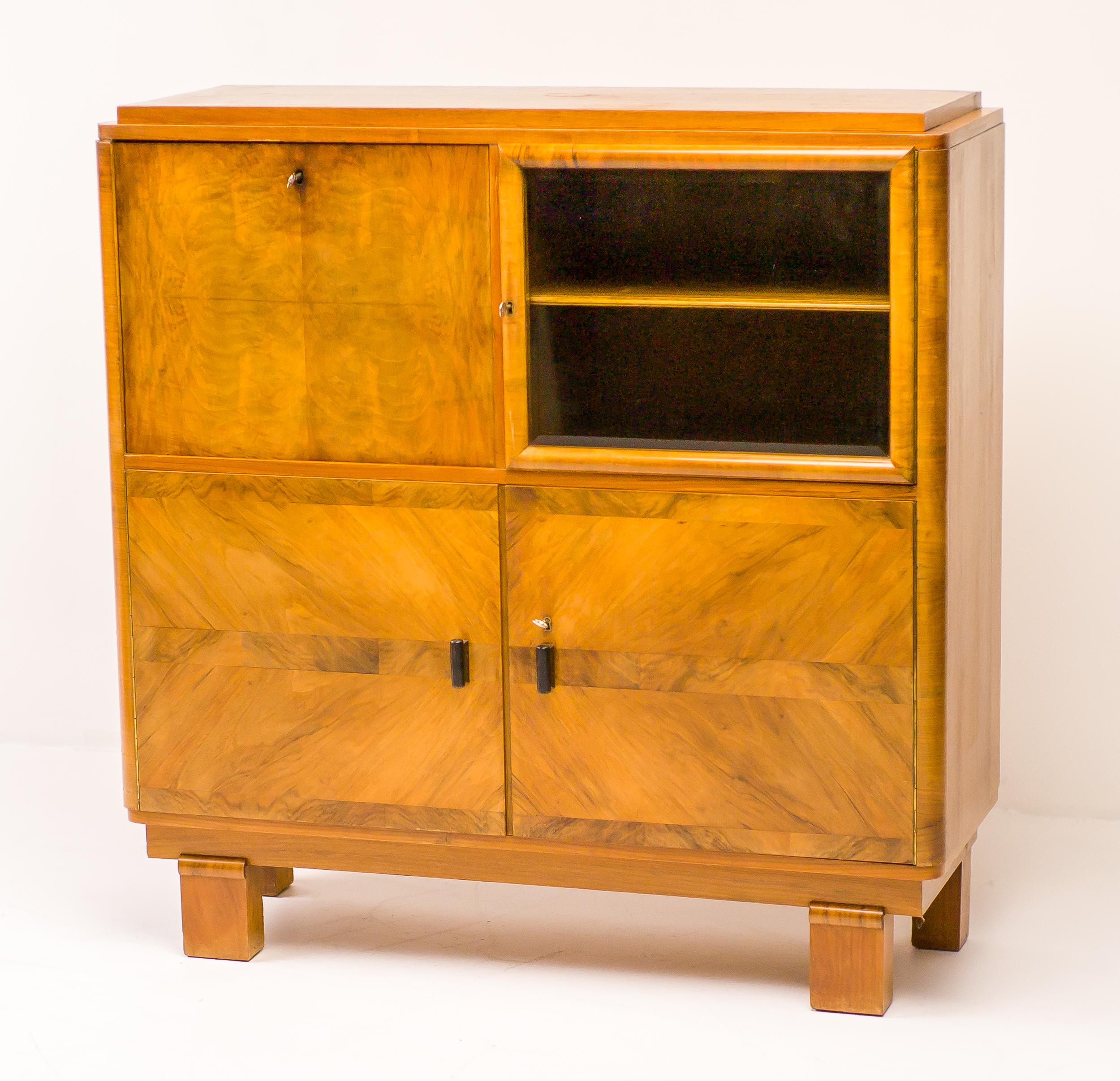 Burl Walnut Art Deco Cabinet In Good Condition For Sale In Dronten, NL