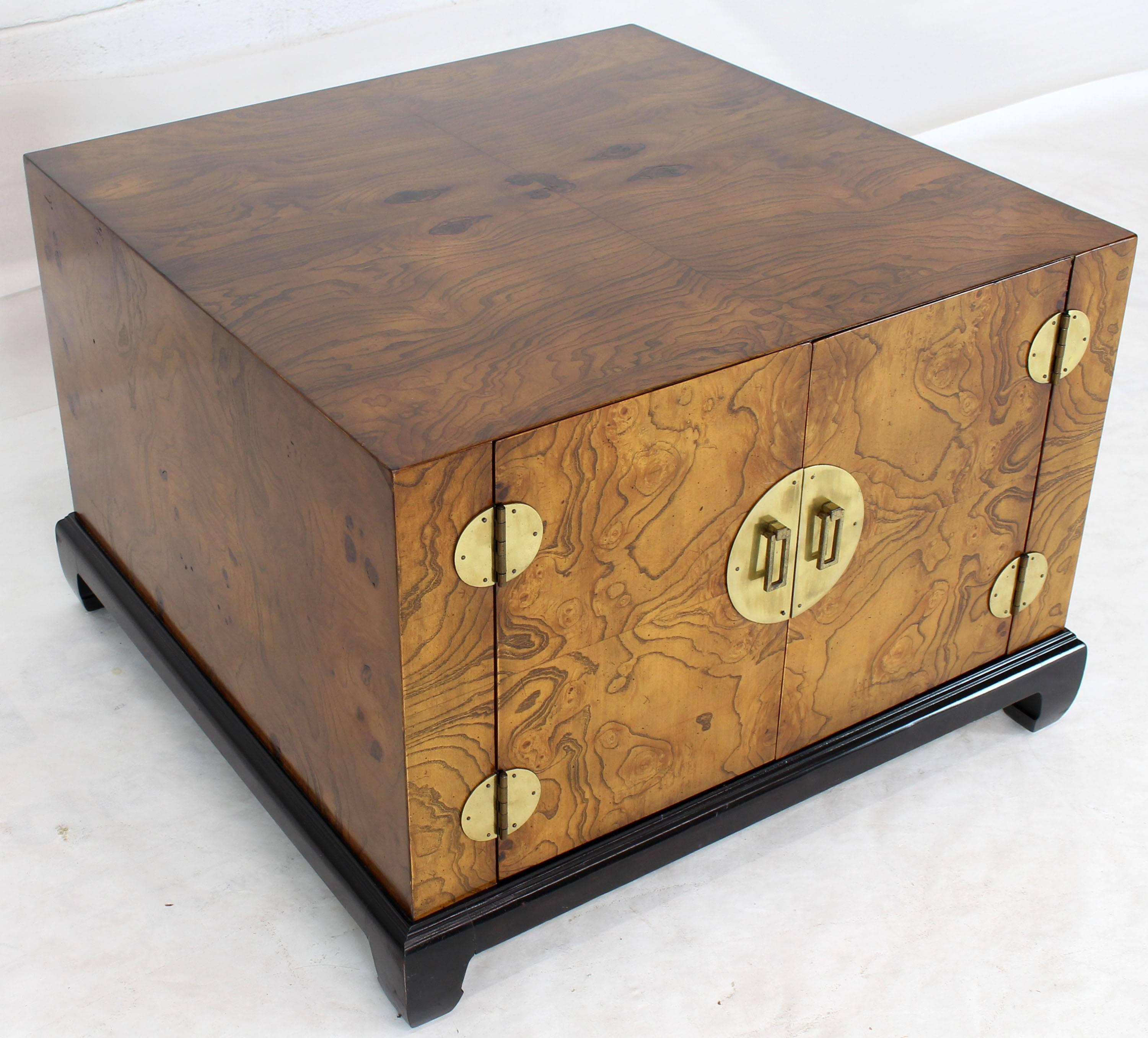 Burl Walnut Black Lacquer Base Brass Hardware Cube Shape End Table Stand Cabinet In Excellent Condition In Rockaway, NJ