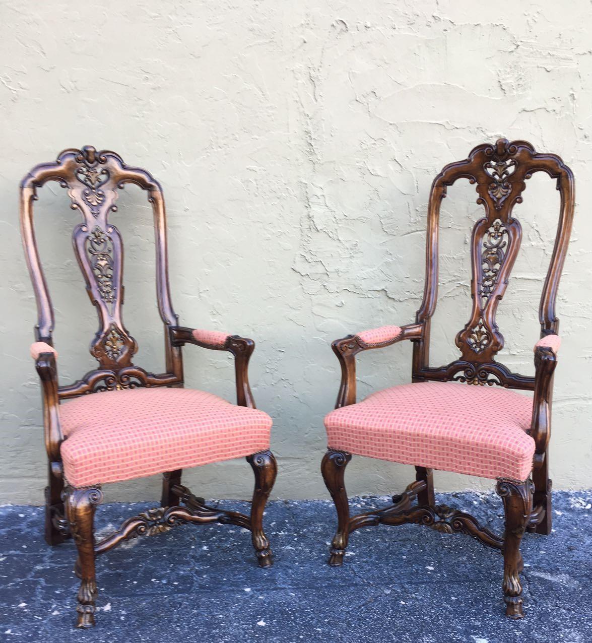 Burl Walnut Queen Anne Style Pair of Armchairs, circa 1940 In Excellent Condition For Sale In Miami, FL