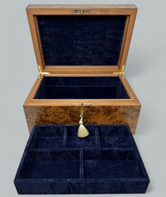 Burl Walnut  Thuya Wood Handmade Jewelry Casket Box Manning of Ireland Irish New