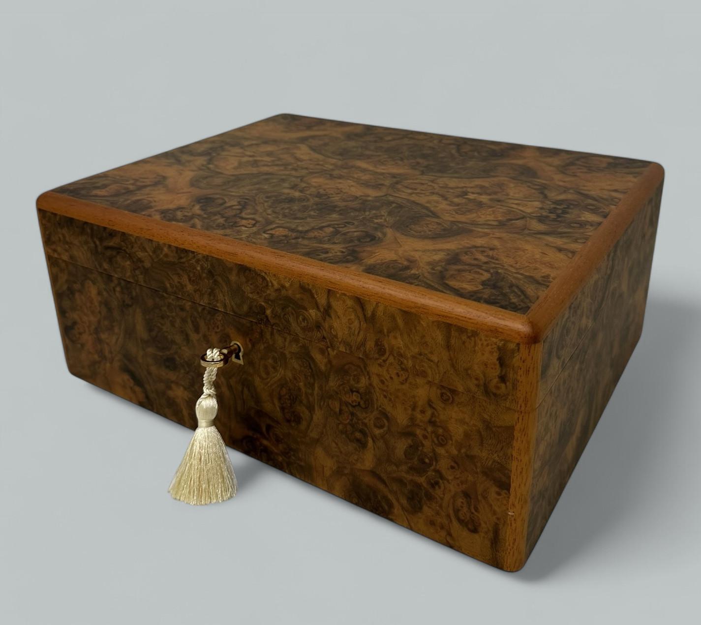 Burl Walnut Thuya Wood Handmade Jewelry Casket Box Manning of Ireland Irish New 1