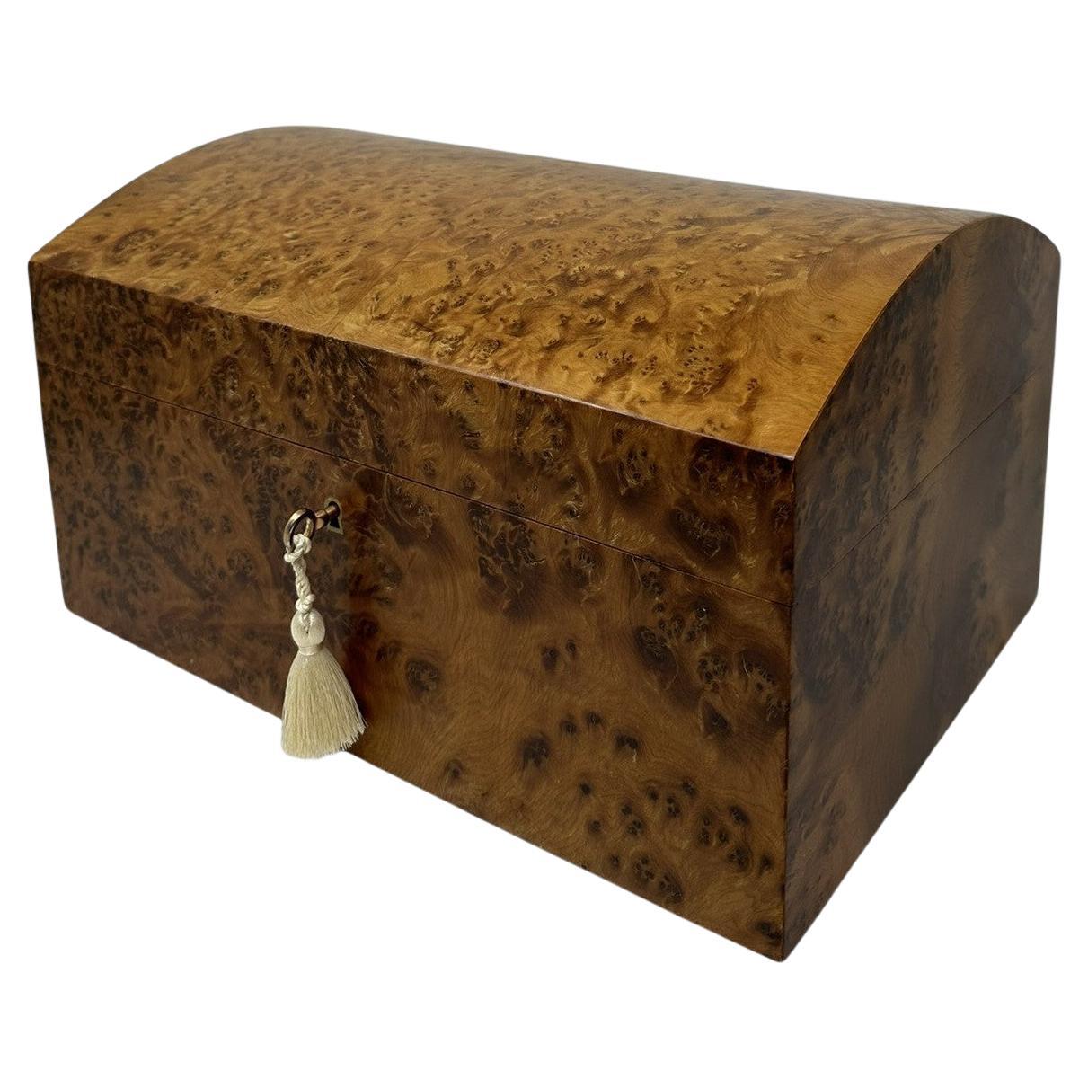 Nogal Burl  Thuya Caja de joyería de madera hecha a mano Manning of Ireland Irish Nuevo